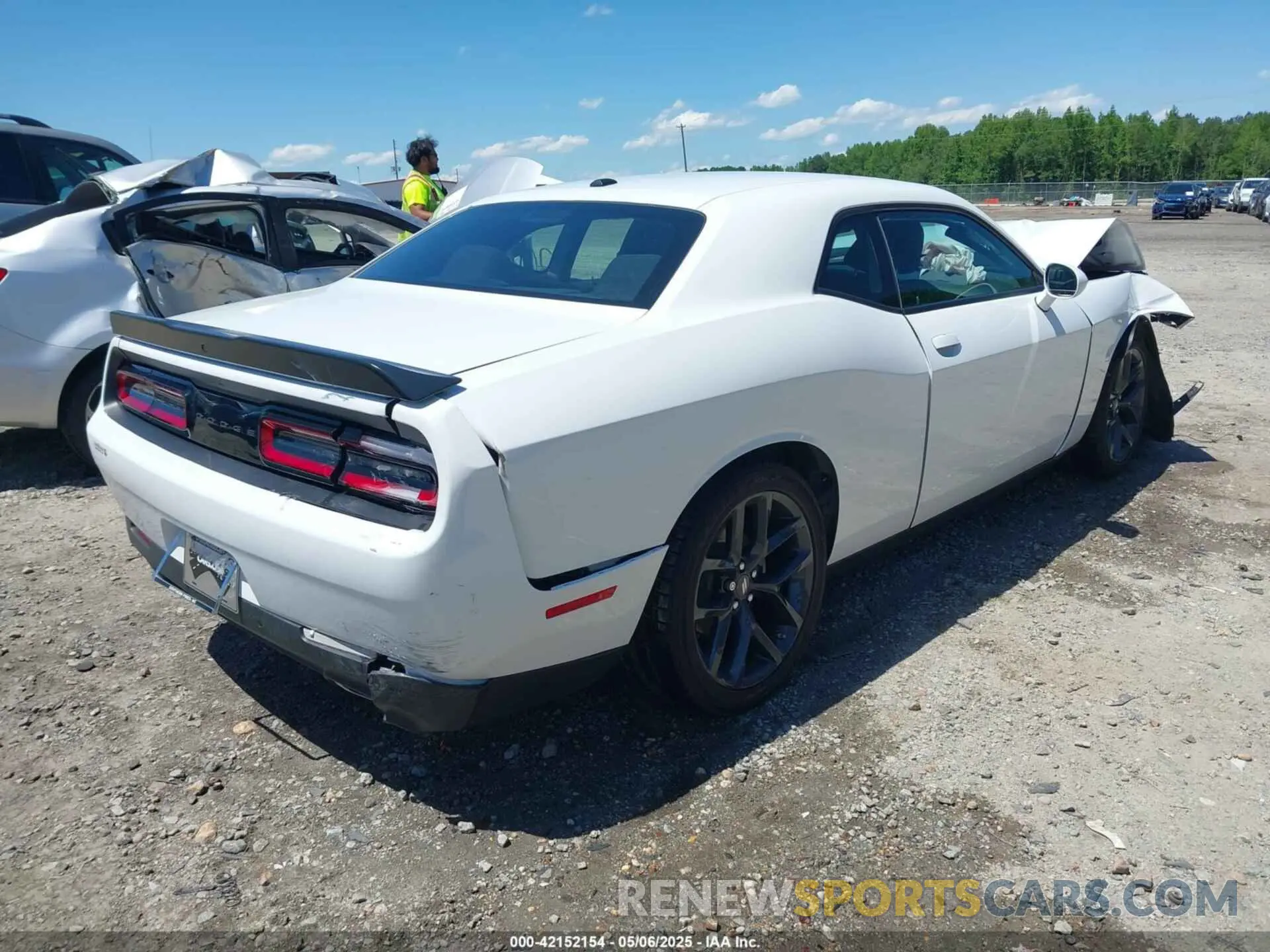 4 Фотография поврежденного автомобиля 2C3CDZJG6PH586957 DODGE CHALLENGER 2023