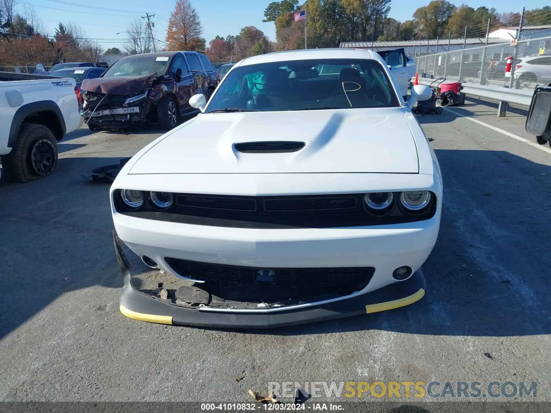 12 Photograph of a damaged car 2C3CDZJG7PH610408 DODGE CHALLENGER 2023