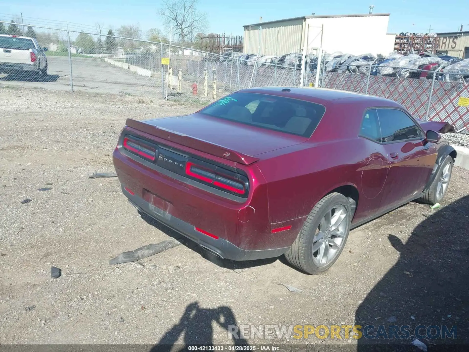 4 Фотография поврежденного автомобиля 2C3CDZKG2PH501093 DODGE CHALLENGER 2023