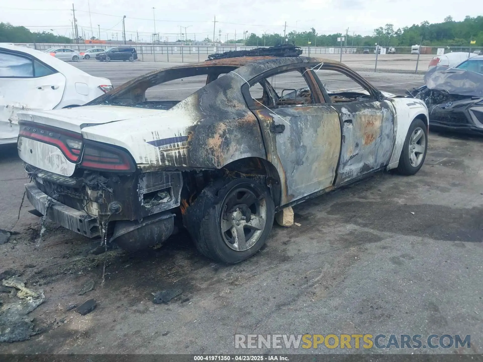 4 Photograph of a damaged car 2C3CDXAG9KH544571 DODGE CHARGER 2019