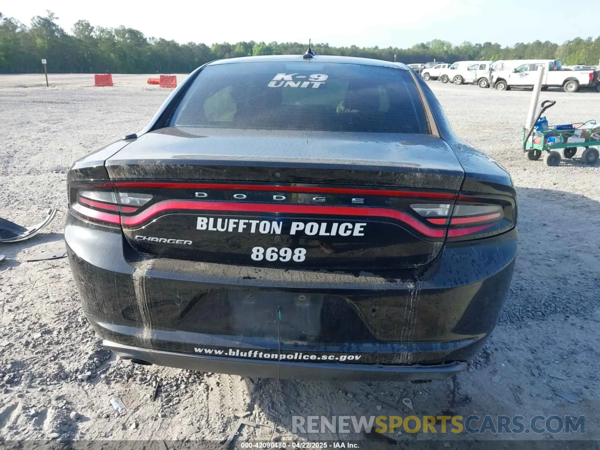 17 Photograph of a damaged car 2C3CDXAT0KH688698 DODGE CHARGER 2019