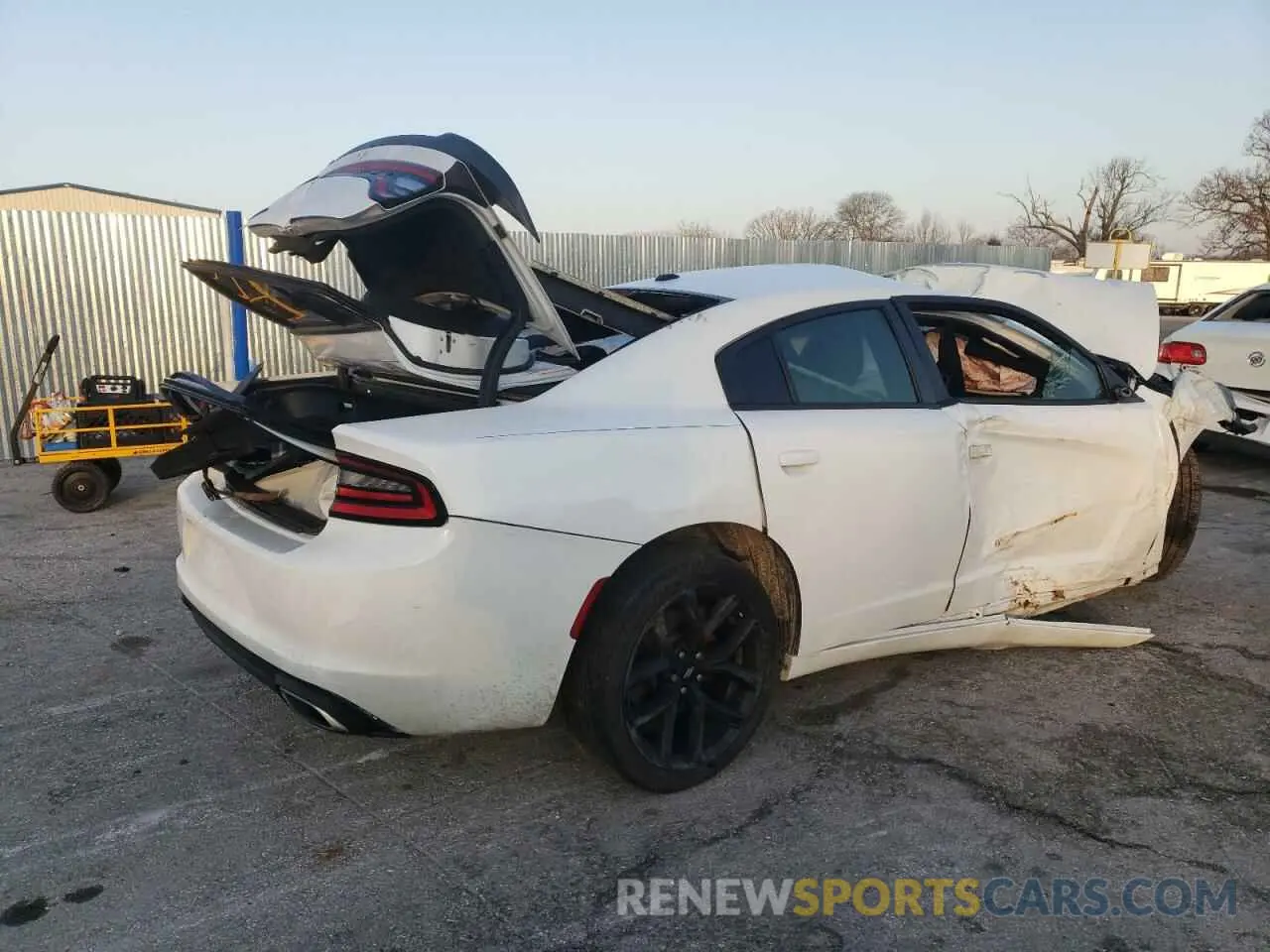 3 Фотография поврежденного автомобиля 2C3CDXBG0KH681753 DODGE CHARGER 2019