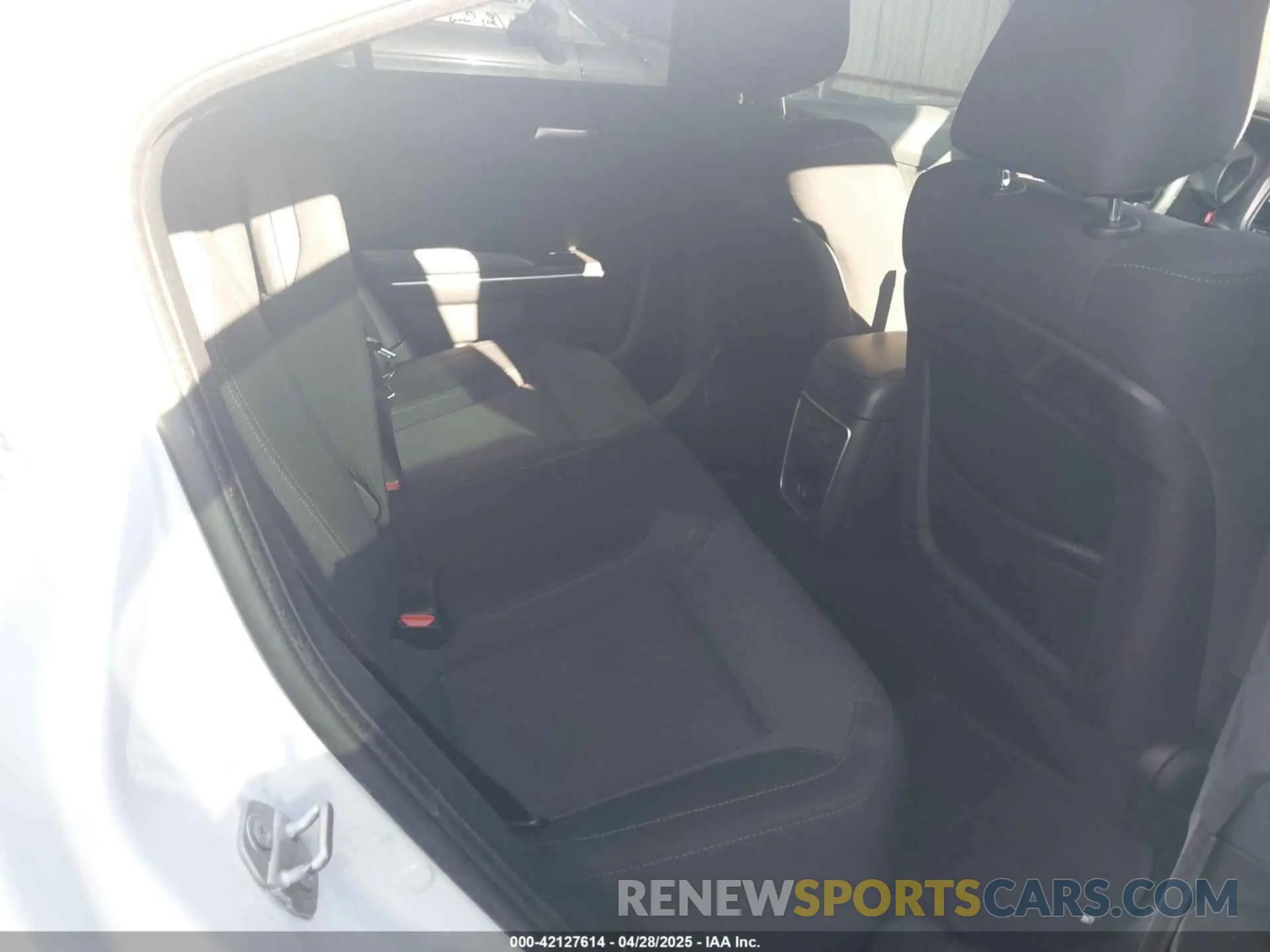 8 Photograph of a damaged car 2C3CDXBG8KH628234 DODGE CHARGER 2019