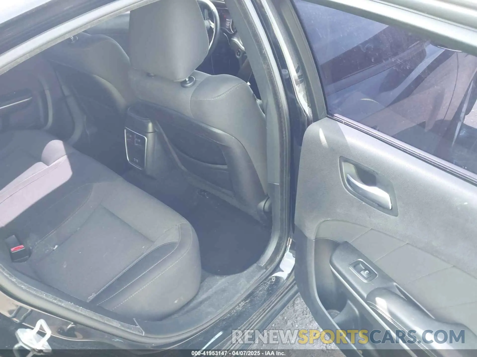 8 Photograph of a damaged car 2C3CDXBG9KH572644 DODGE CHARGER 2019