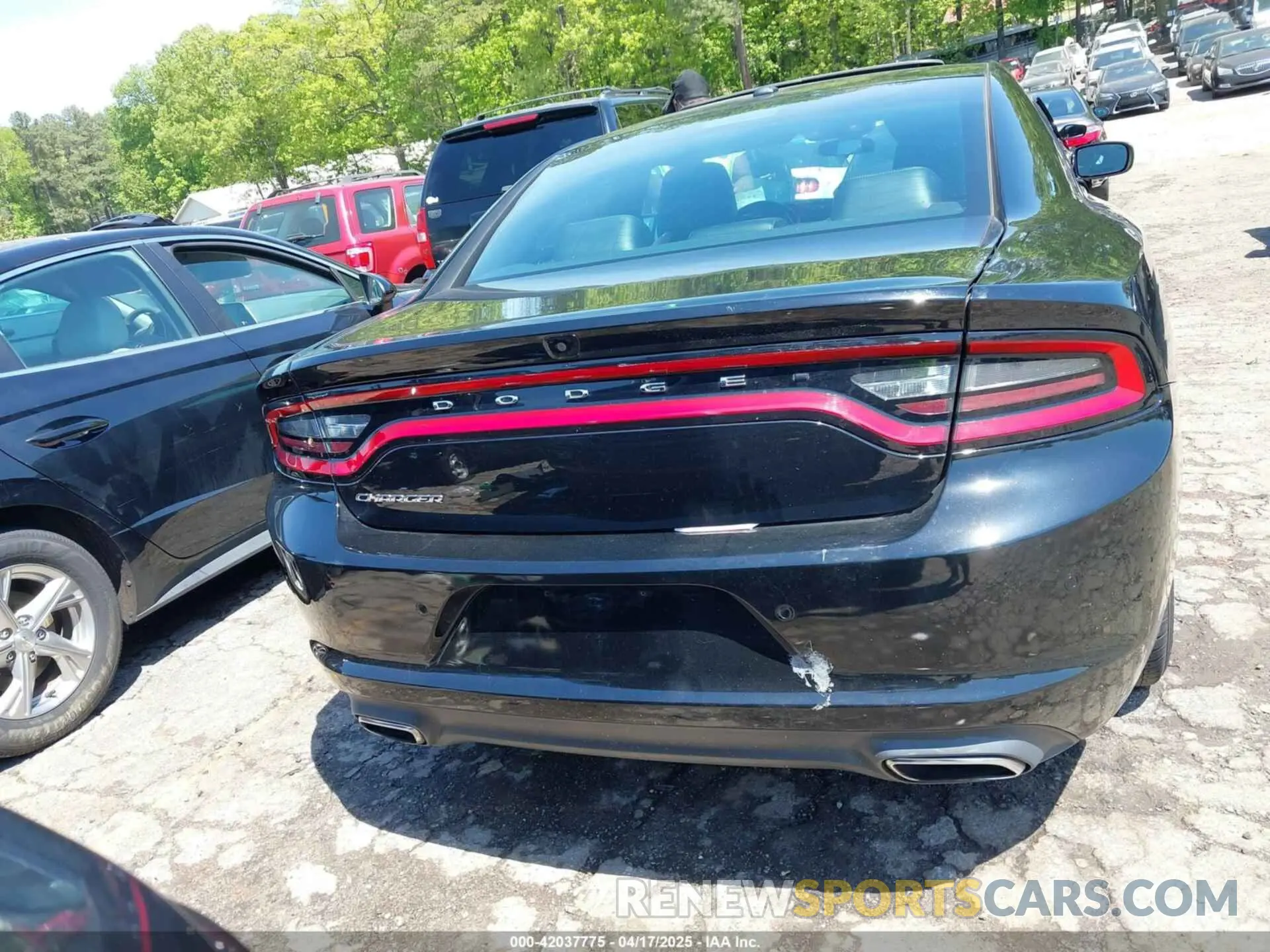15 Photograph of a damaged car 2C3CDXBG9KH696008 DODGE CHARGER 2019