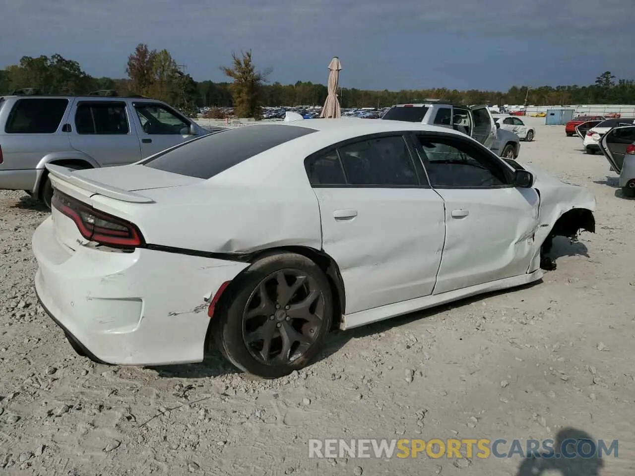 3 Фотография поврежденного автомобиля 2C3CDXCT3KH526920 DODGE CHARGER 2019