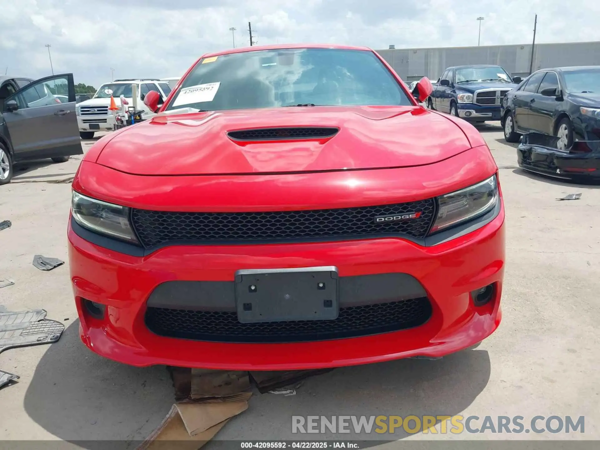 12 Фотография поврежденного автомобиля 2C3CDXCT4KH575219 DODGE CHARGER 2019