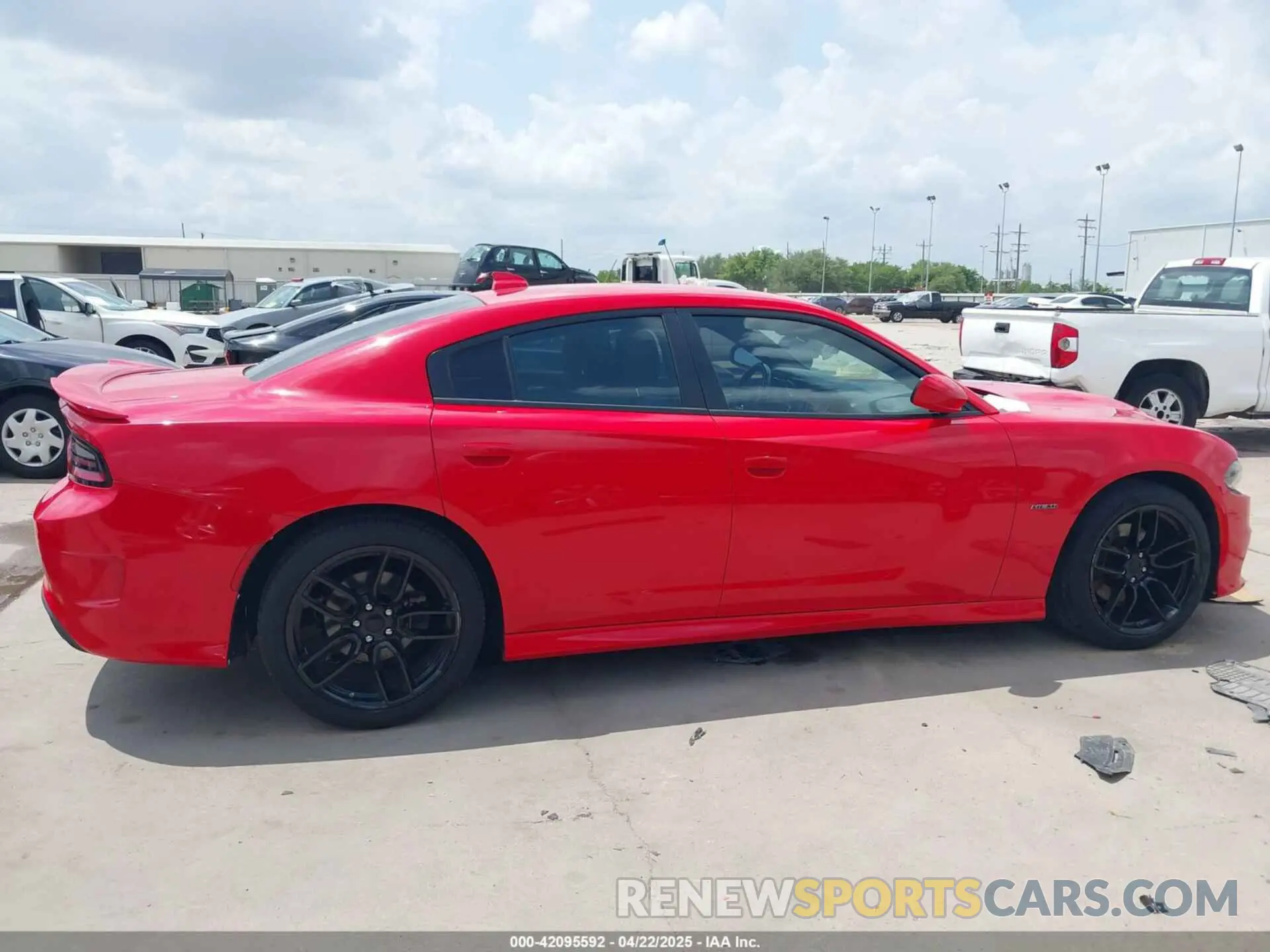 13 Фотография поврежденного автомобиля 2C3CDXCT4KH575219 DODGE CHARGER 2019