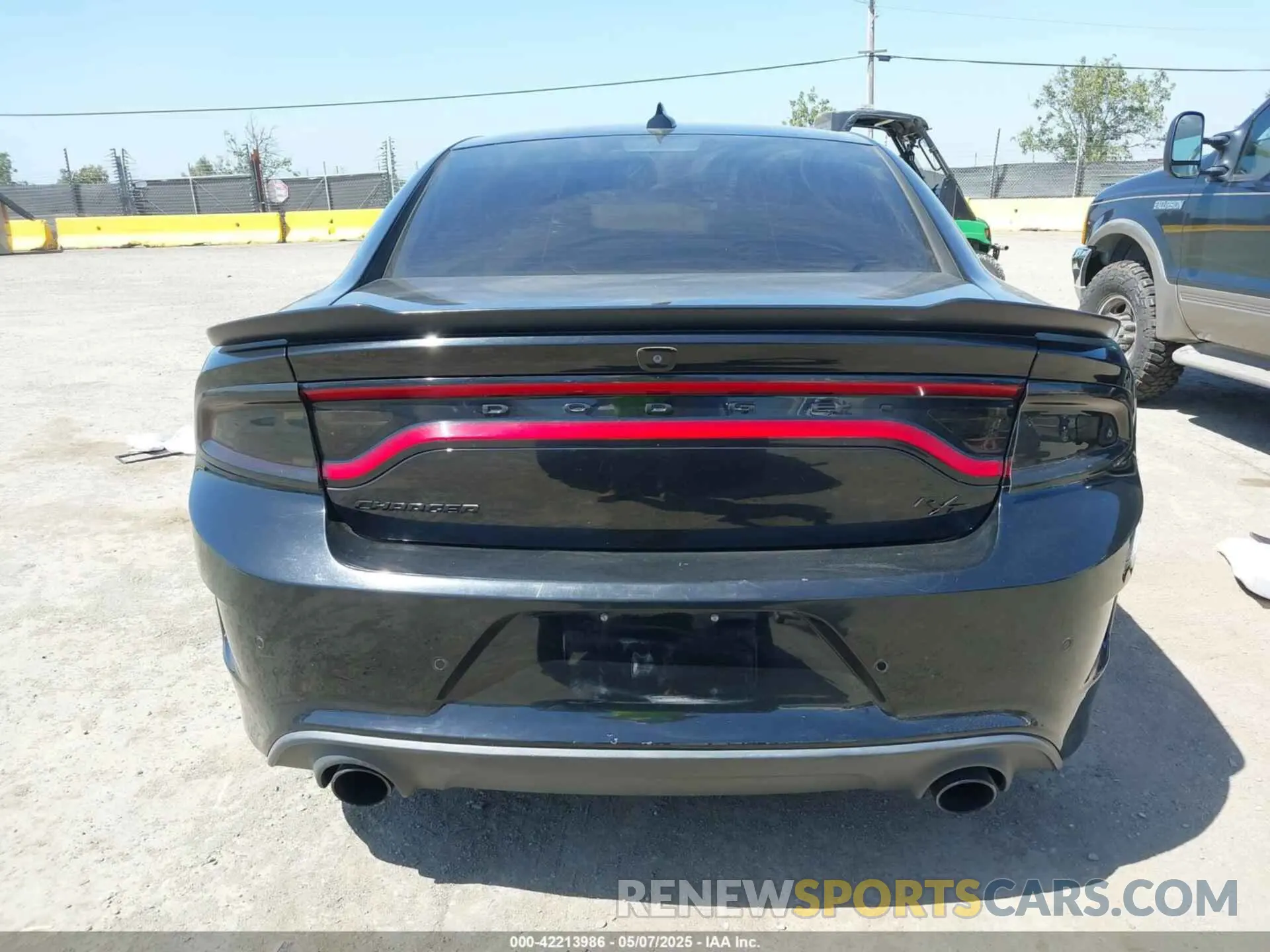 16 Photograph of a damaged car 2C3CDXCT5KH501548 DODGE CHARGER 2019