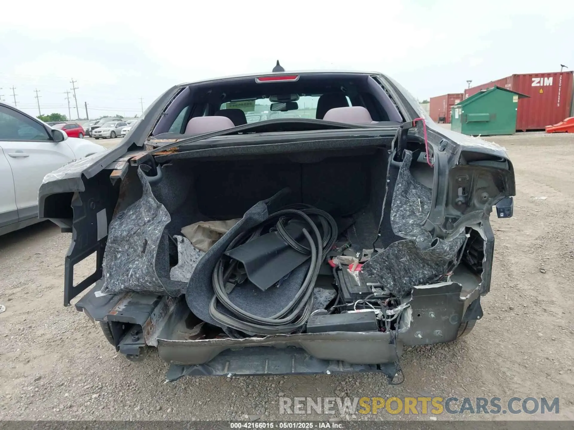17 Photograph of a damaged car 2C3CDXCT6KH737142 DODGE CHARGER 2019