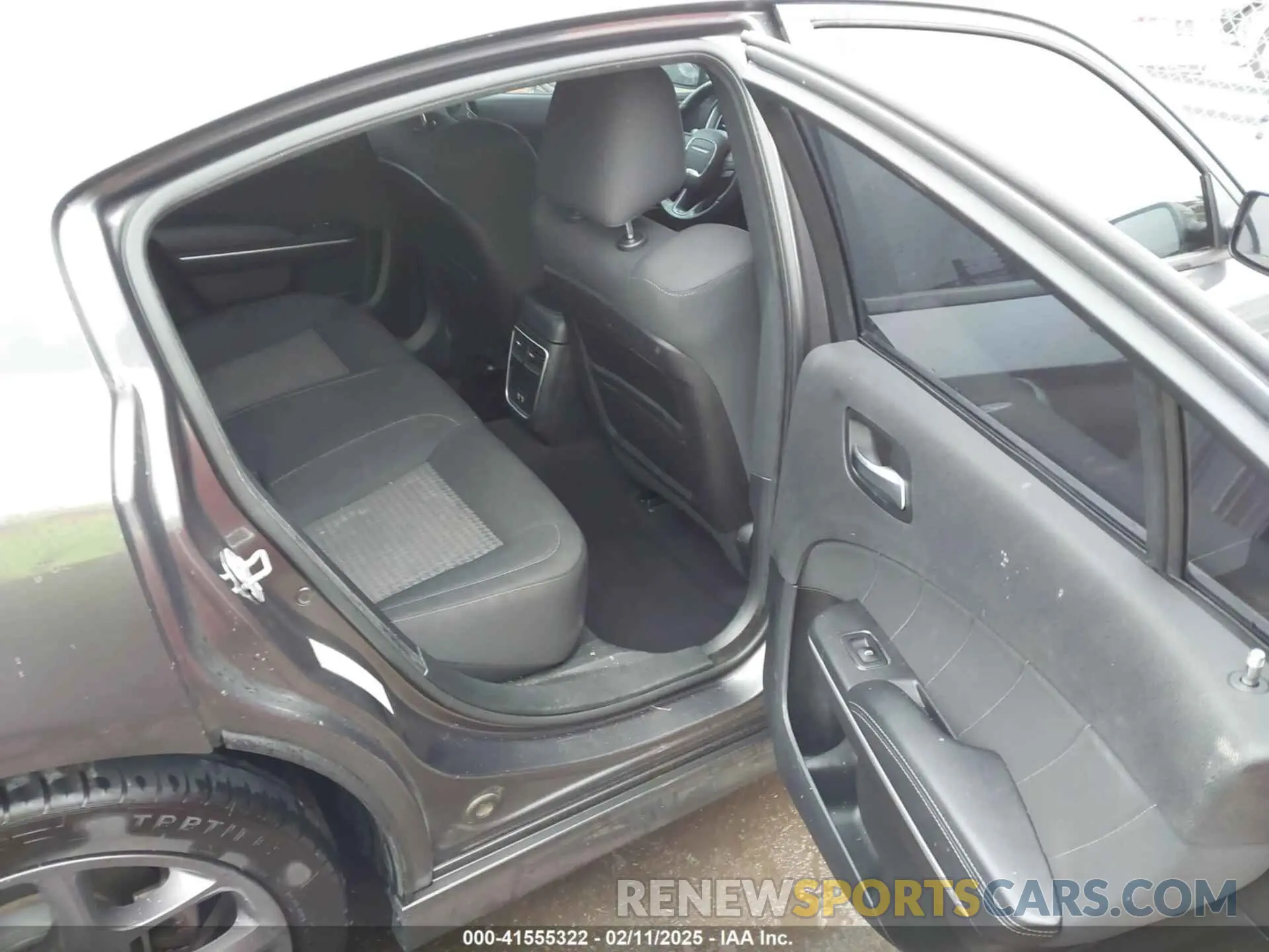8 Фотография поврежденного автомобиля 2C3CDXCT7KH575439 DODGE CHARGER 2019
