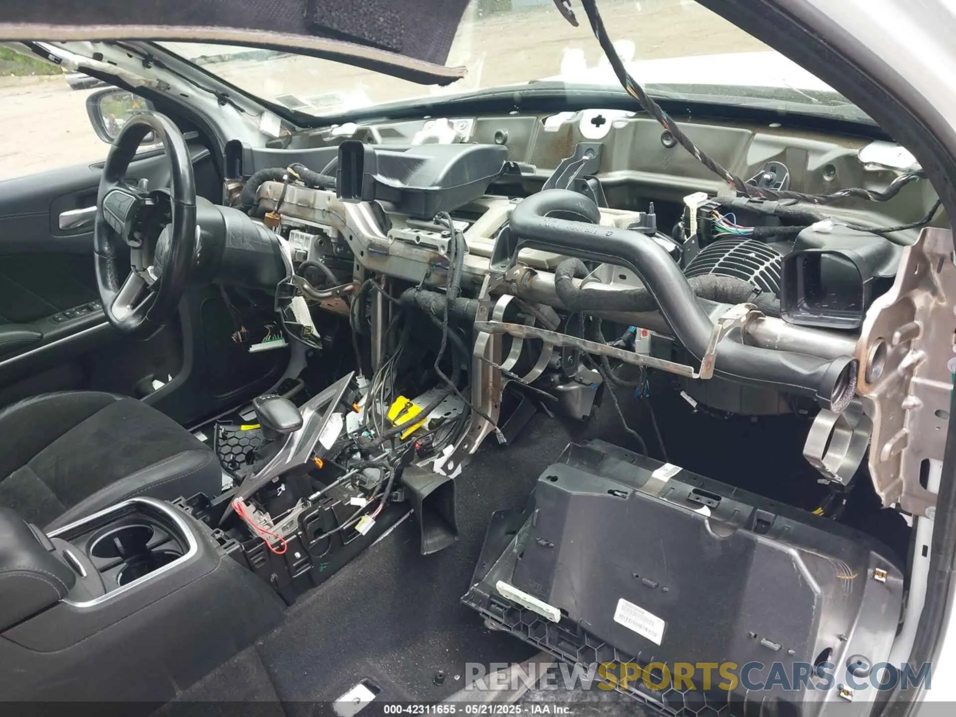 5 Photograph of a damaged car 2C3CDXCT7KH652889 DODGE CHARGER 2019