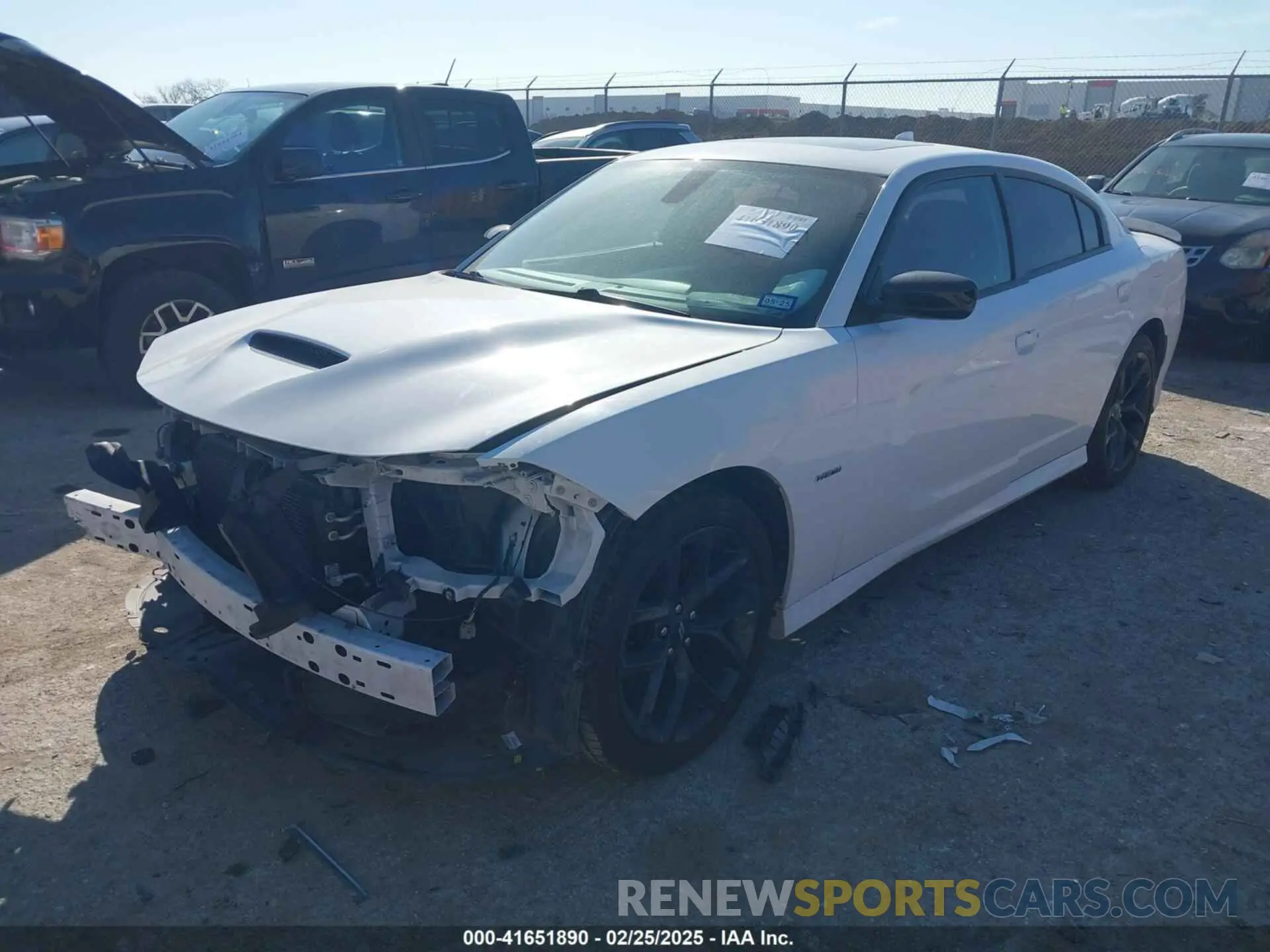 2 Фотография поврежденного автомобиля 2C3CDXCT9KH629940 DODGE CHARGER 2019