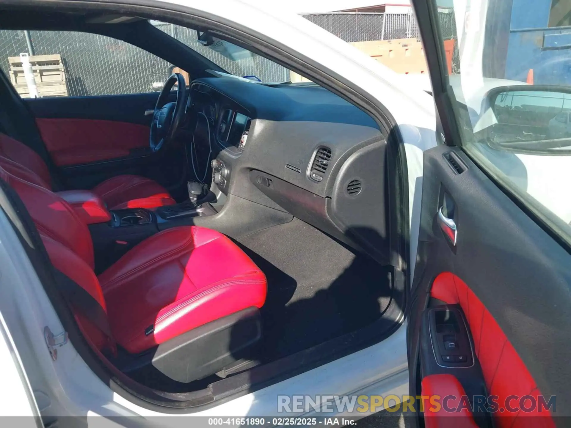 5 Фотография поврежденного автомобиля 2C3CDXCT9KH629940 DODGE CHARGER 2019