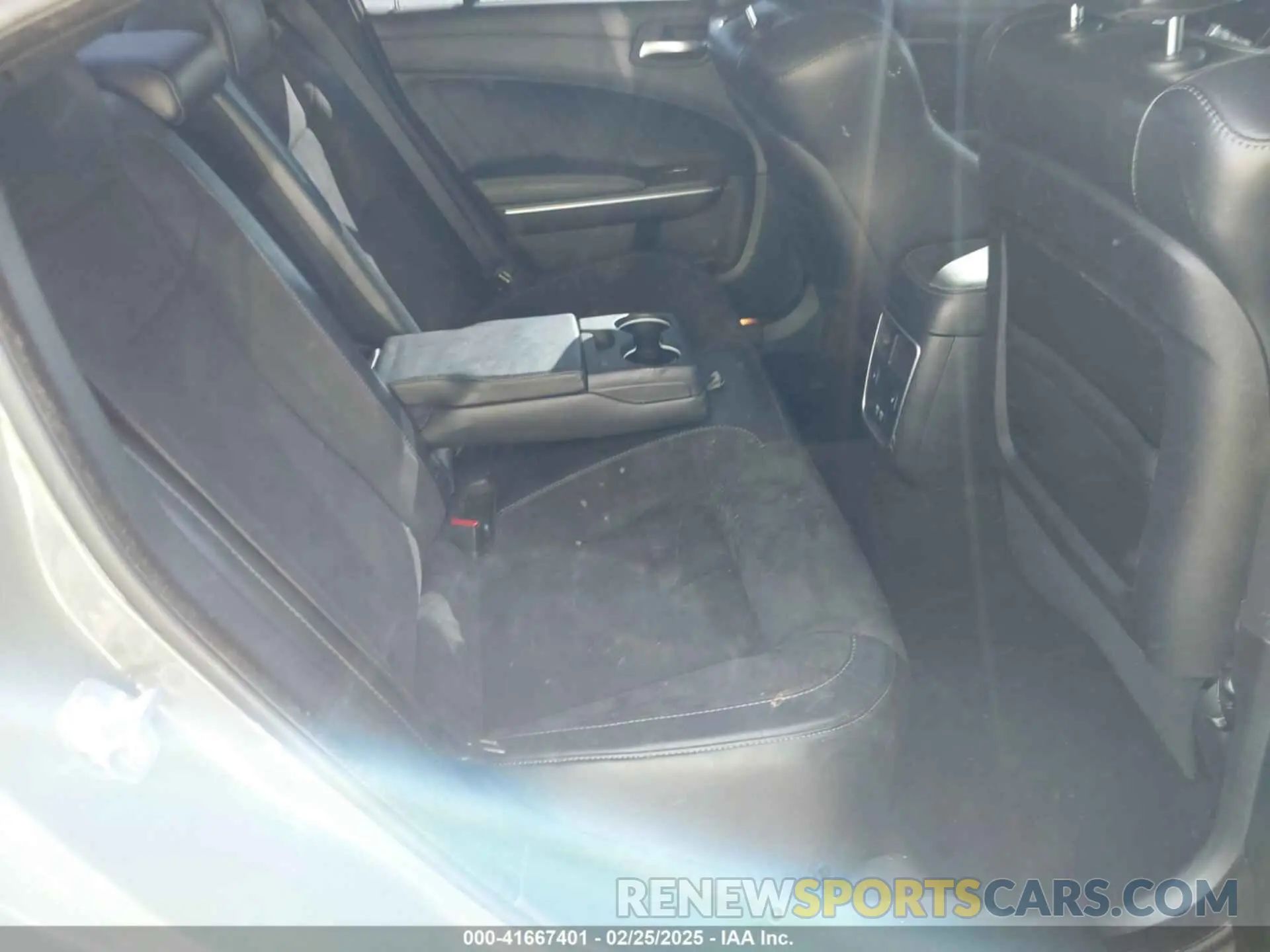 8 Photograph of a damaged car 2C3CDXCTXKH607784 DODGE CHARGER 2019
