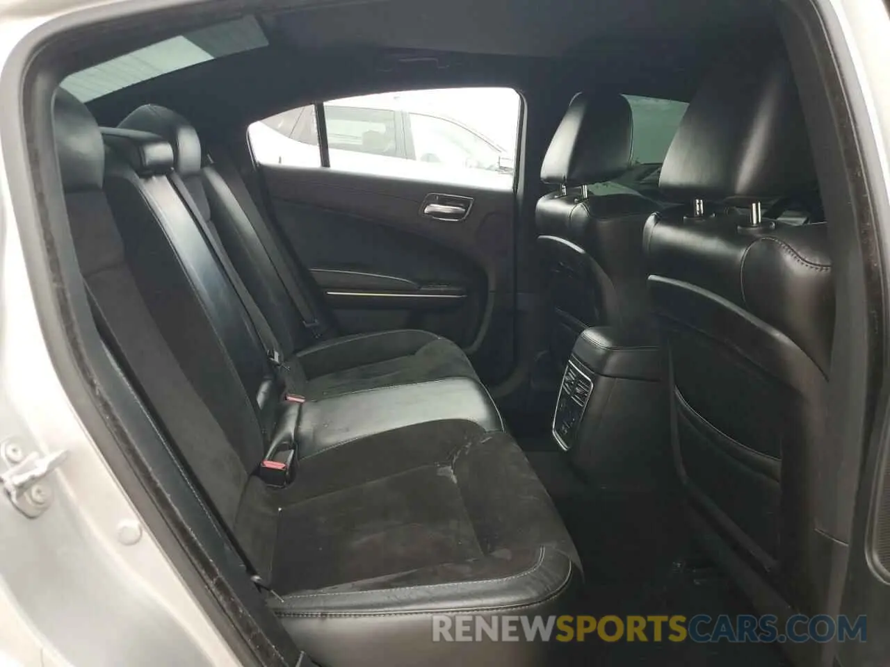 11 Photograph of a damaged car 2C3CDXGJ0KH688805 DODGE CHARGER 2019