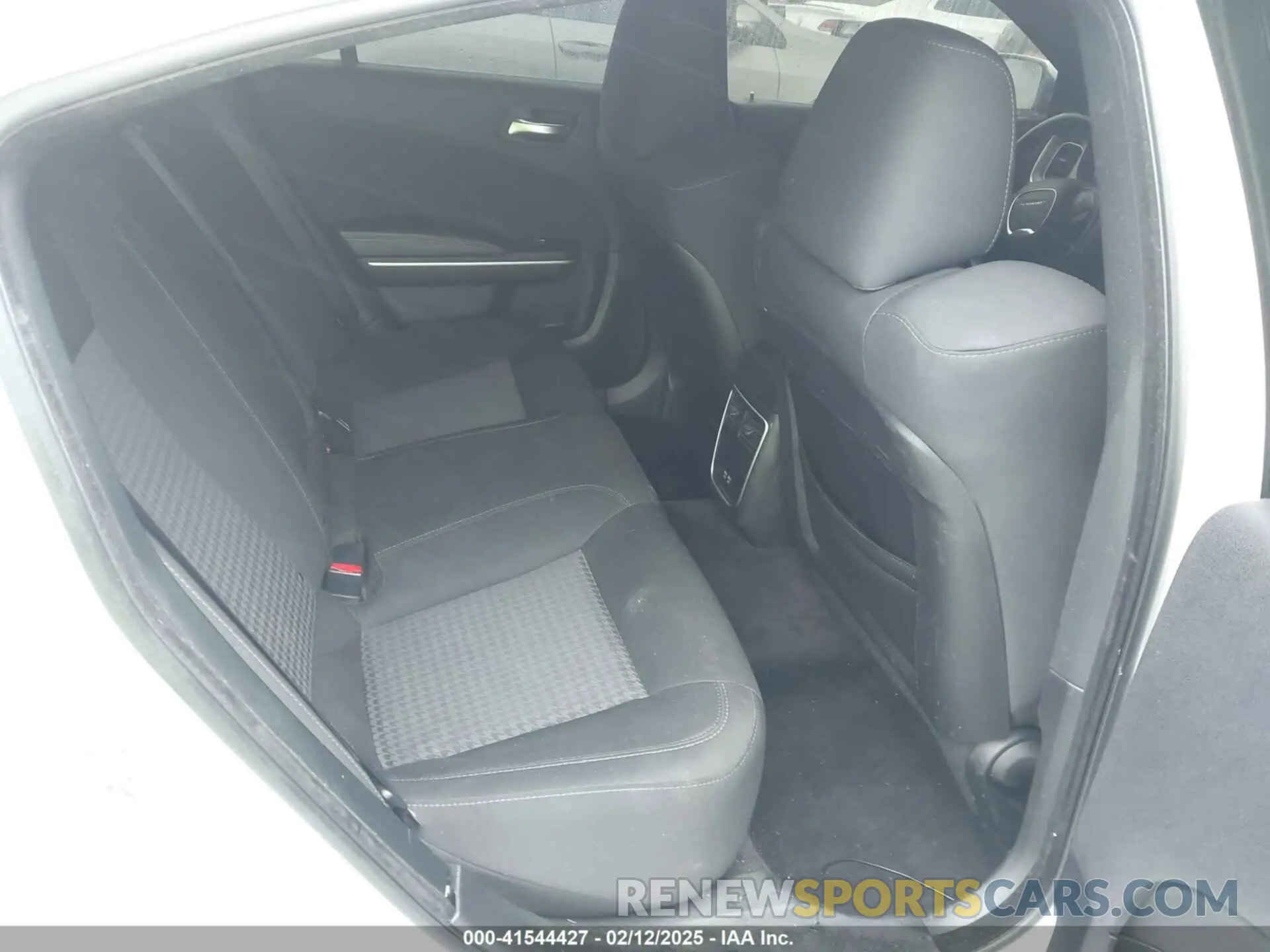 8 Фотография поврежденного автомобиля 2C3CDXGJ3KH511083 DODGE CHARGER 2019