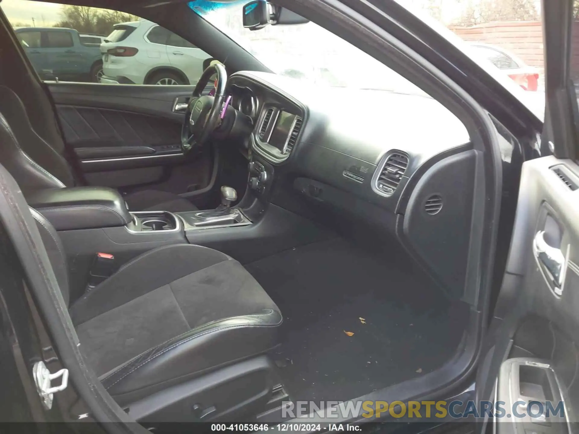 5 Photograph of a damaged car 2C3CDXGJ3KH665101 DODGE CHARGER 2019