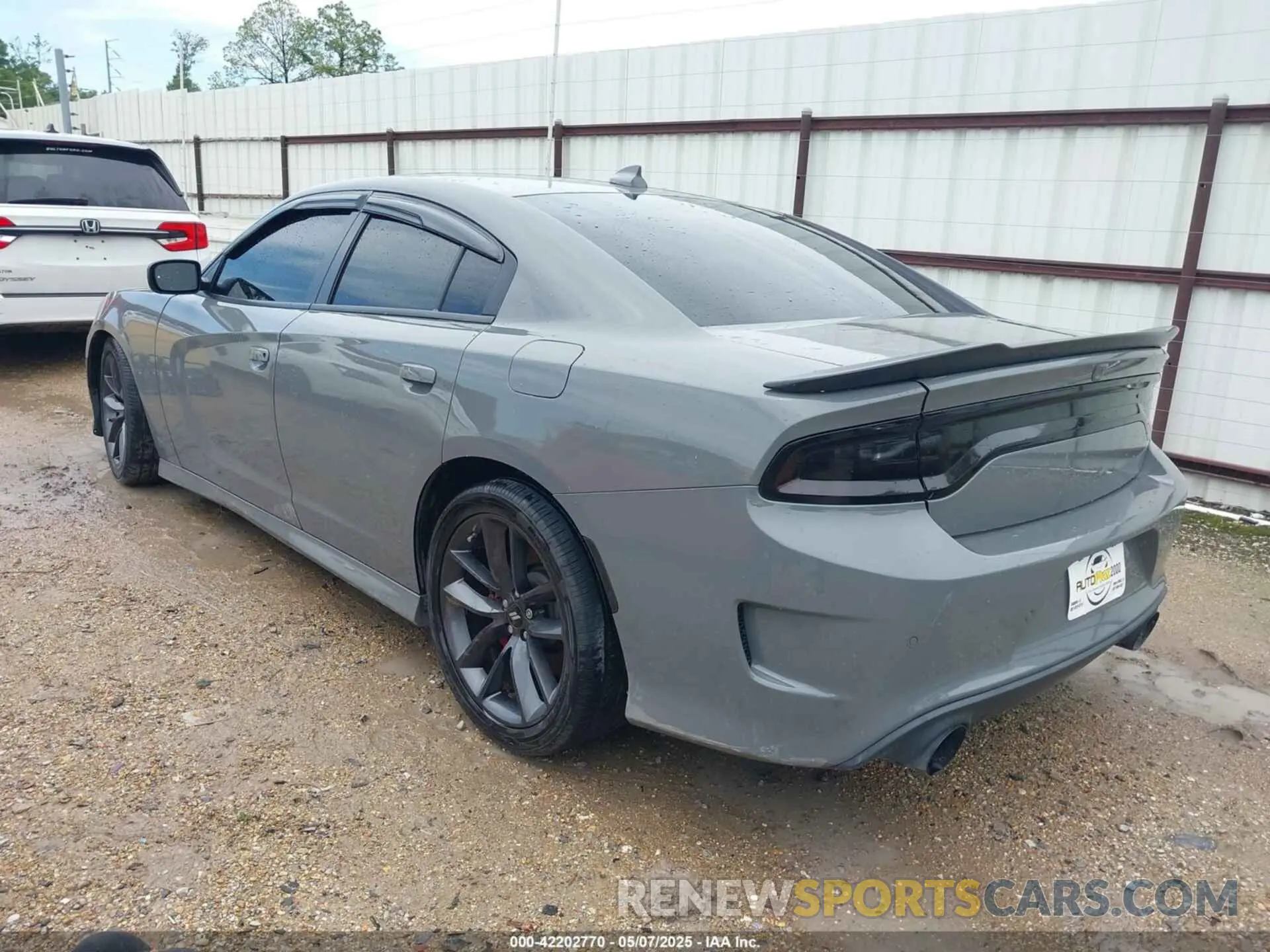 3 Фотография поврежденного автомобиля 2C3CDXGJ4KH647044 DODGE CHARGER 2019