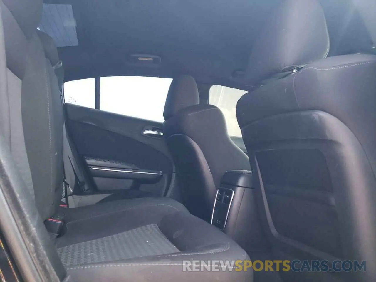 10 Photograph of a damaged car 2C3CDXGJ5KH508010 DODGE CHARGER 2019