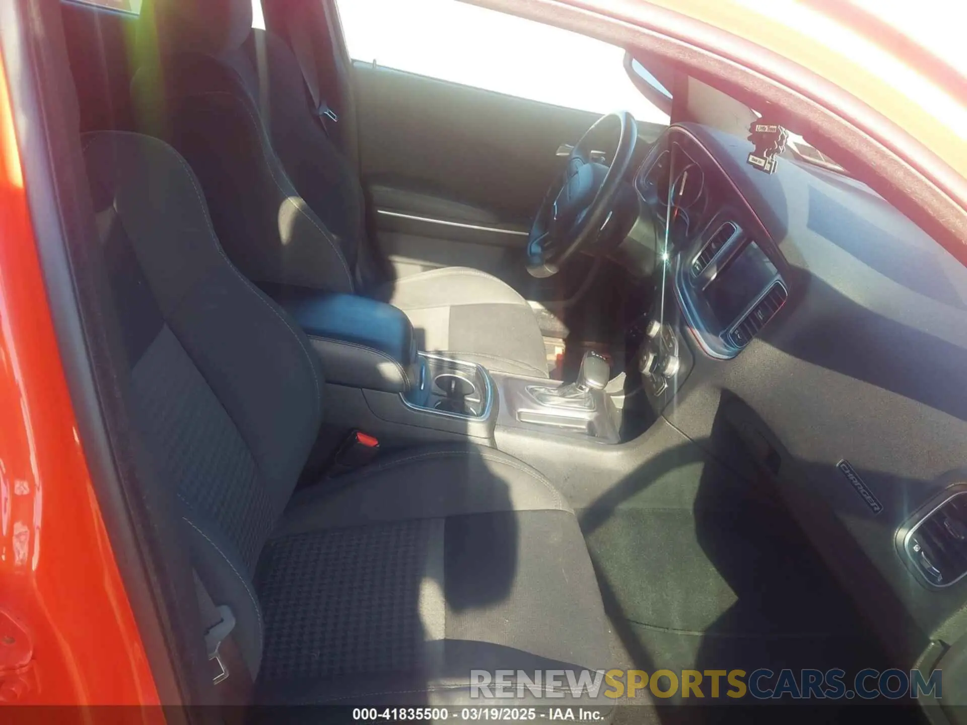 5 Photograph of a damaged car 2C3CDXGJ5KH558728 DODGE CHARGER 2019