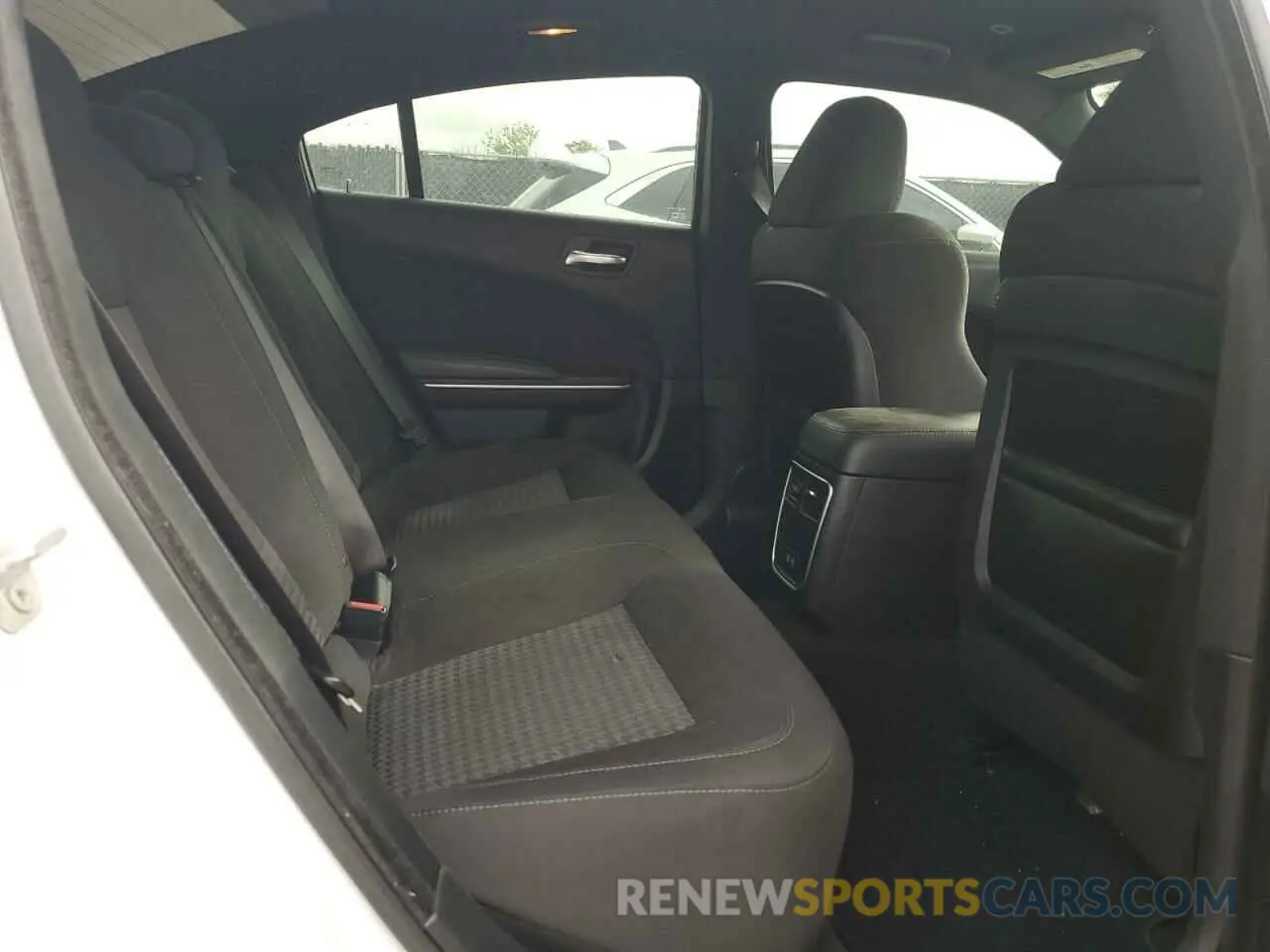 10 Photograph of a damaged car 2C3CDXGJ5KH611332 DODGE CHARGER 2019