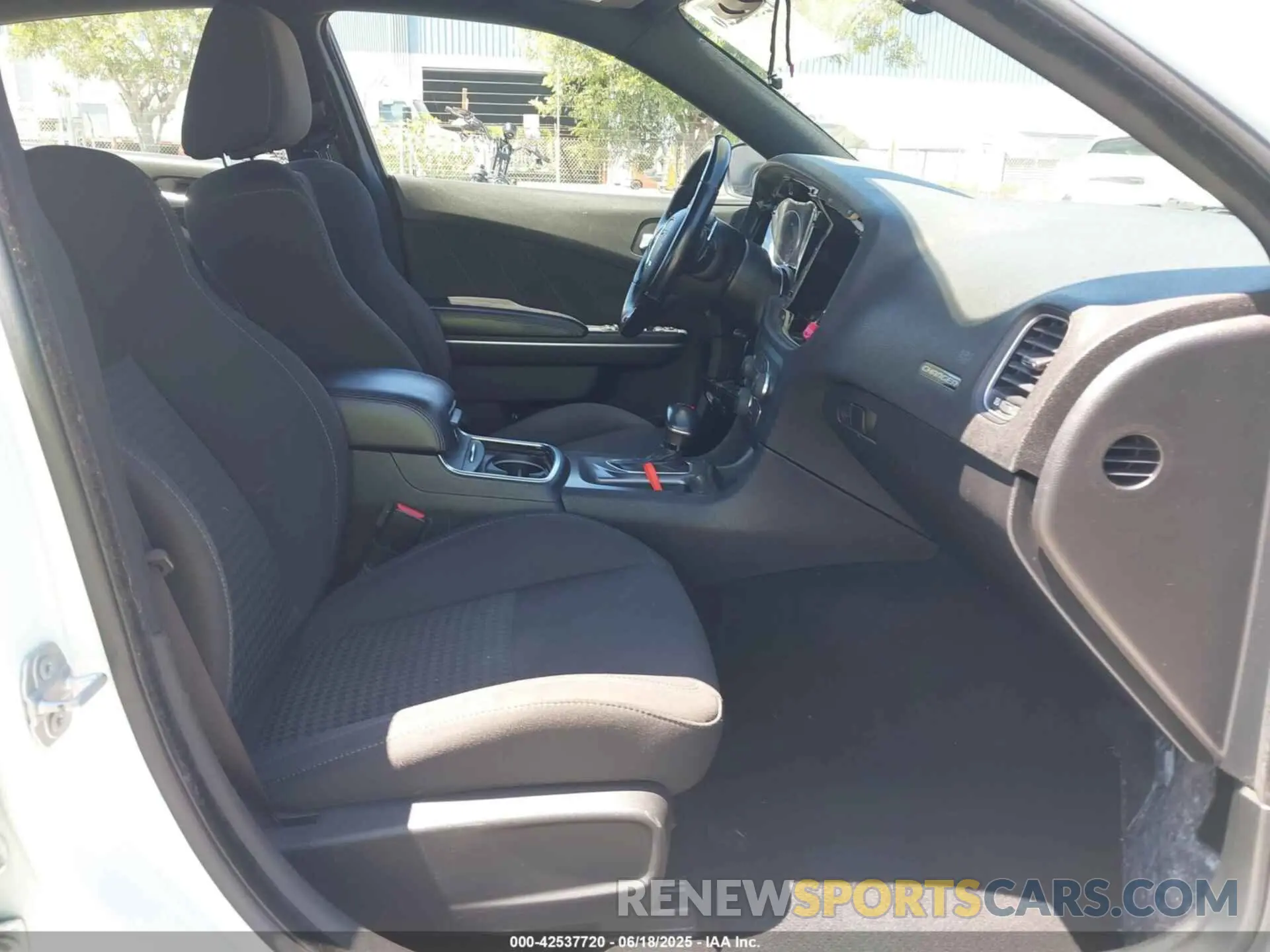 5 Photograph of a damaged car 2C3CDXGJ5KH710524 DODGE CHARGER 2019
