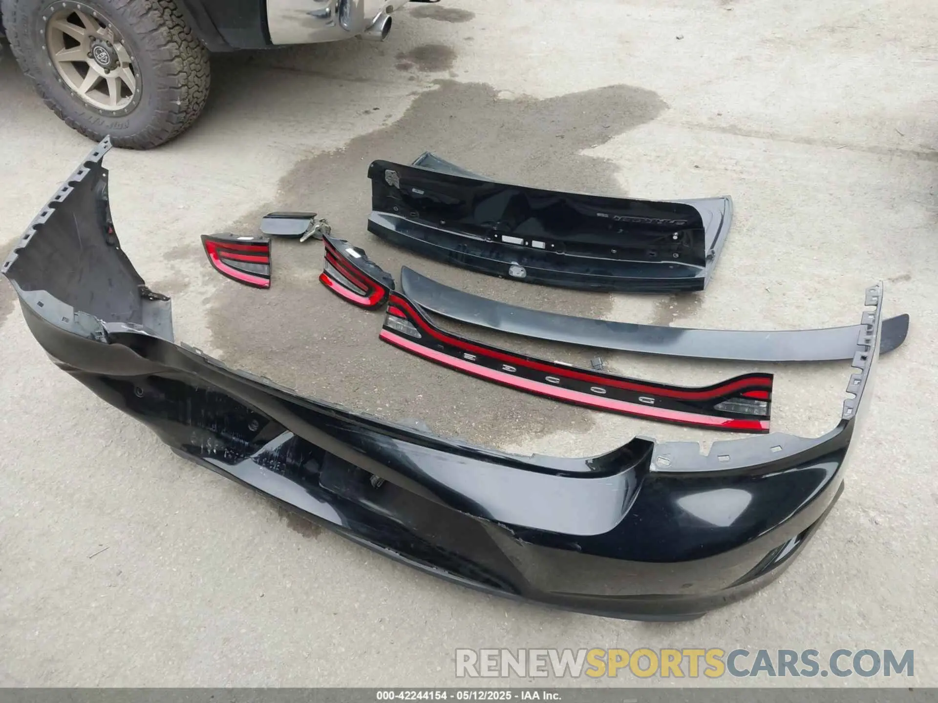 12 Фотография поврежденного автомобиля 2C3CDXGJ7KH717796 DODGE CHARGER 2019