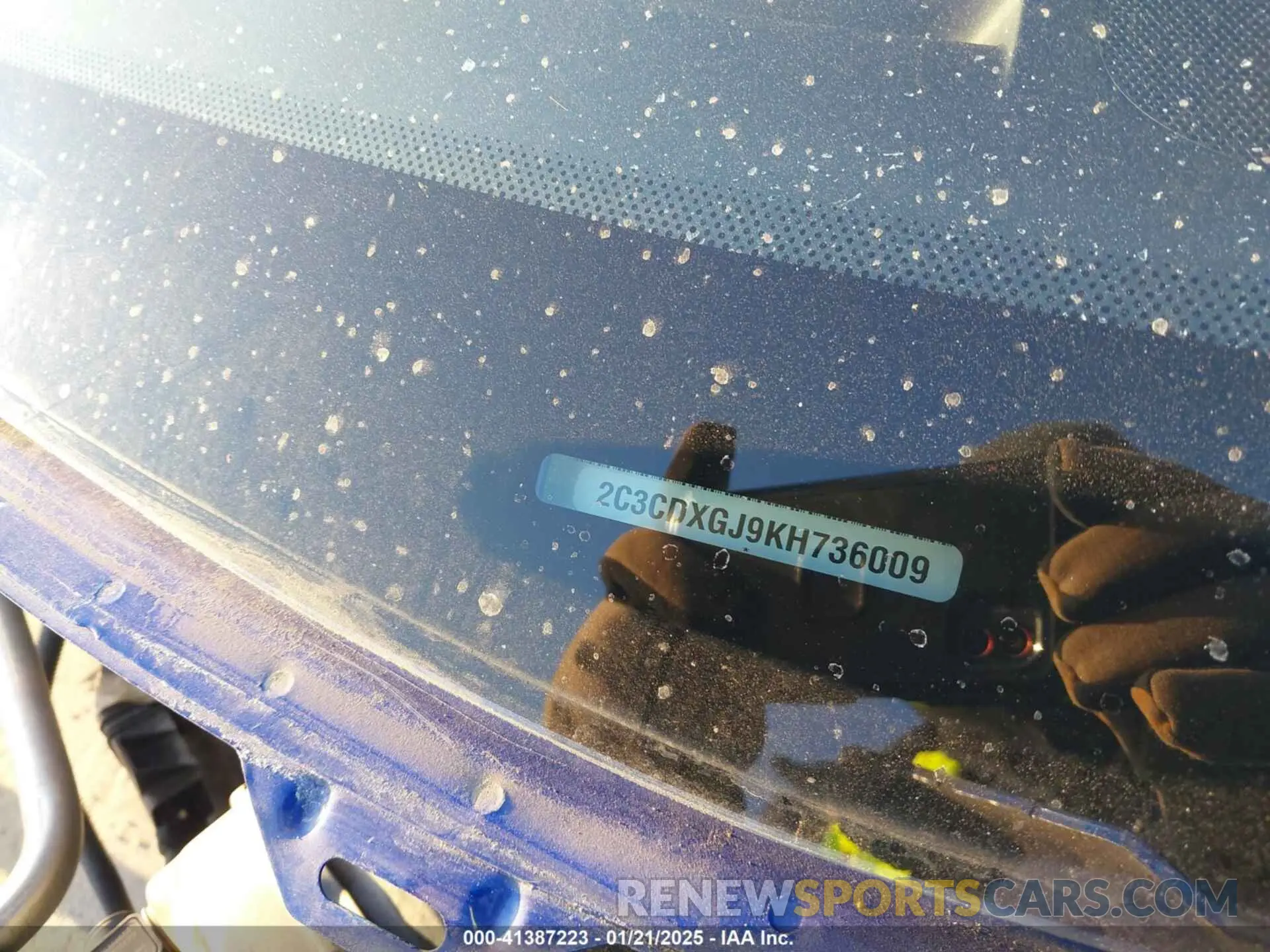 17 Photograph of a damaged car 2C3CDXGJ9KH736009 DODGE CHARGER 2019