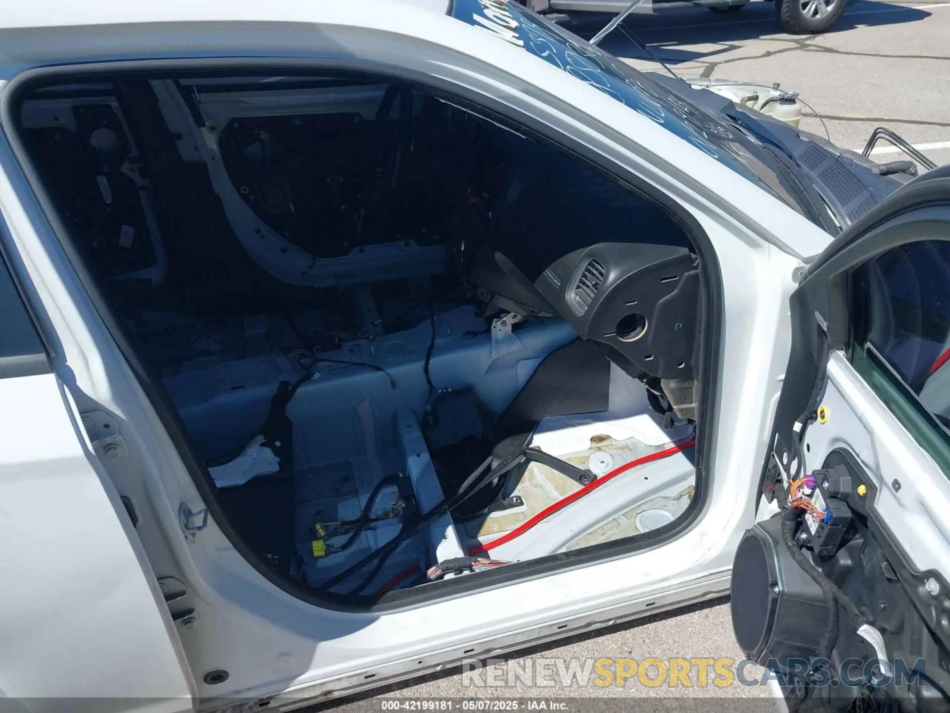 5 Фотография поврежденного автомобиля 2C3CDXGJ9KH742747 DODGE CHARGER 2019