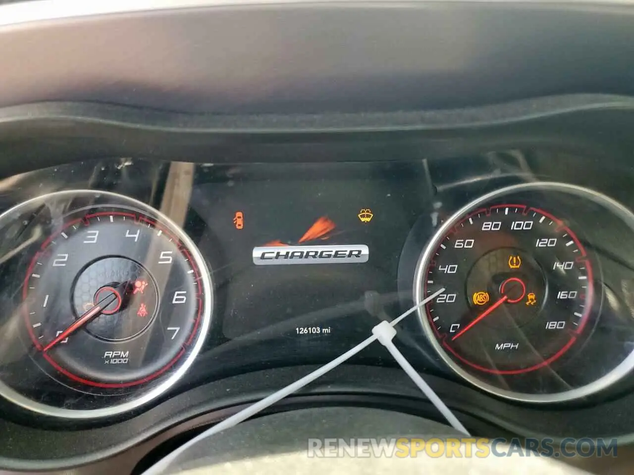 9 Фотография поврежденного автомобиля 2C3CDXGJXKH598769 DODGE CHARGER 2019