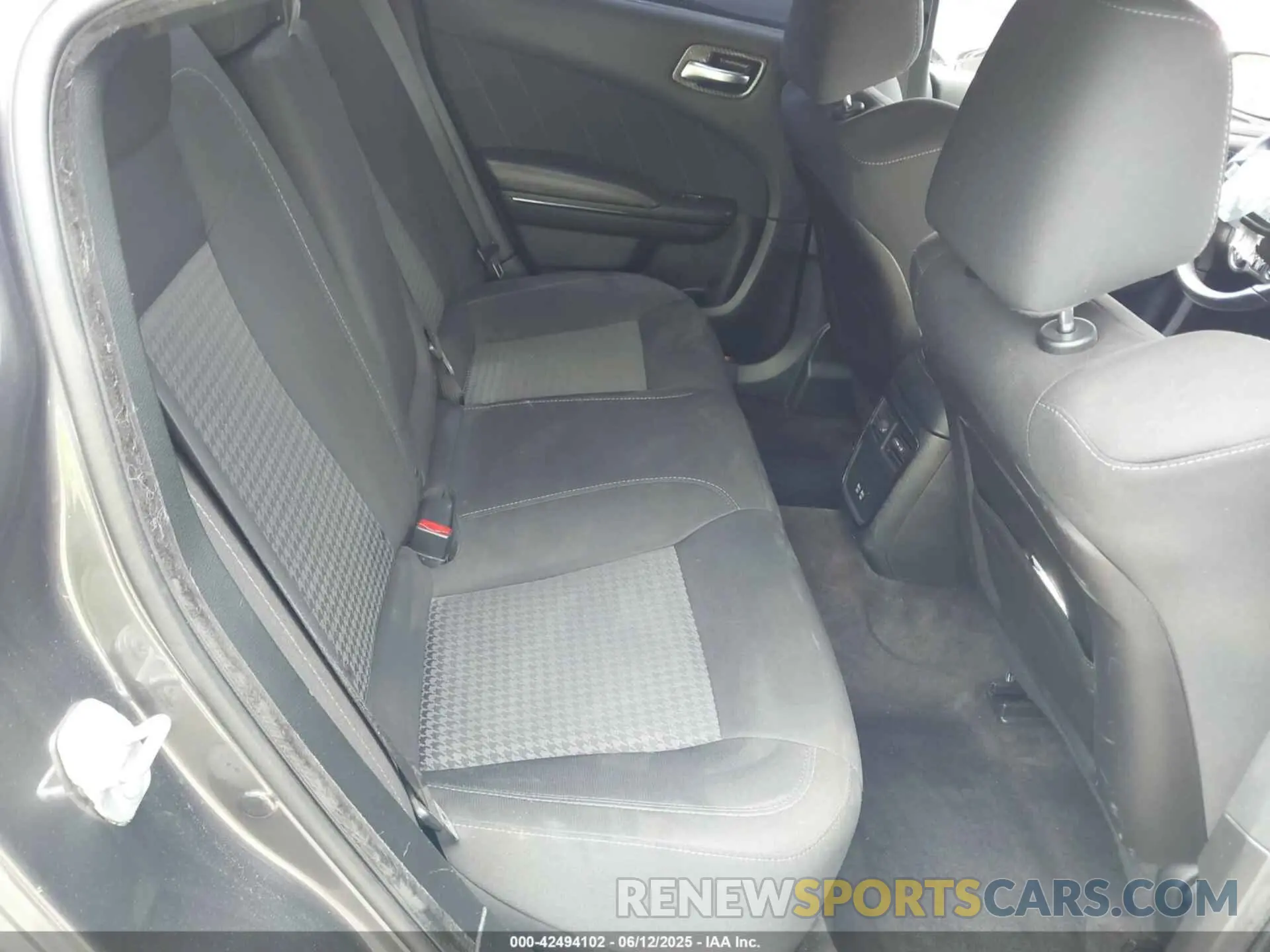 8 Photograph of a damaged car 2C3CDXHG1KH506970 DODGE CHARGER 2019