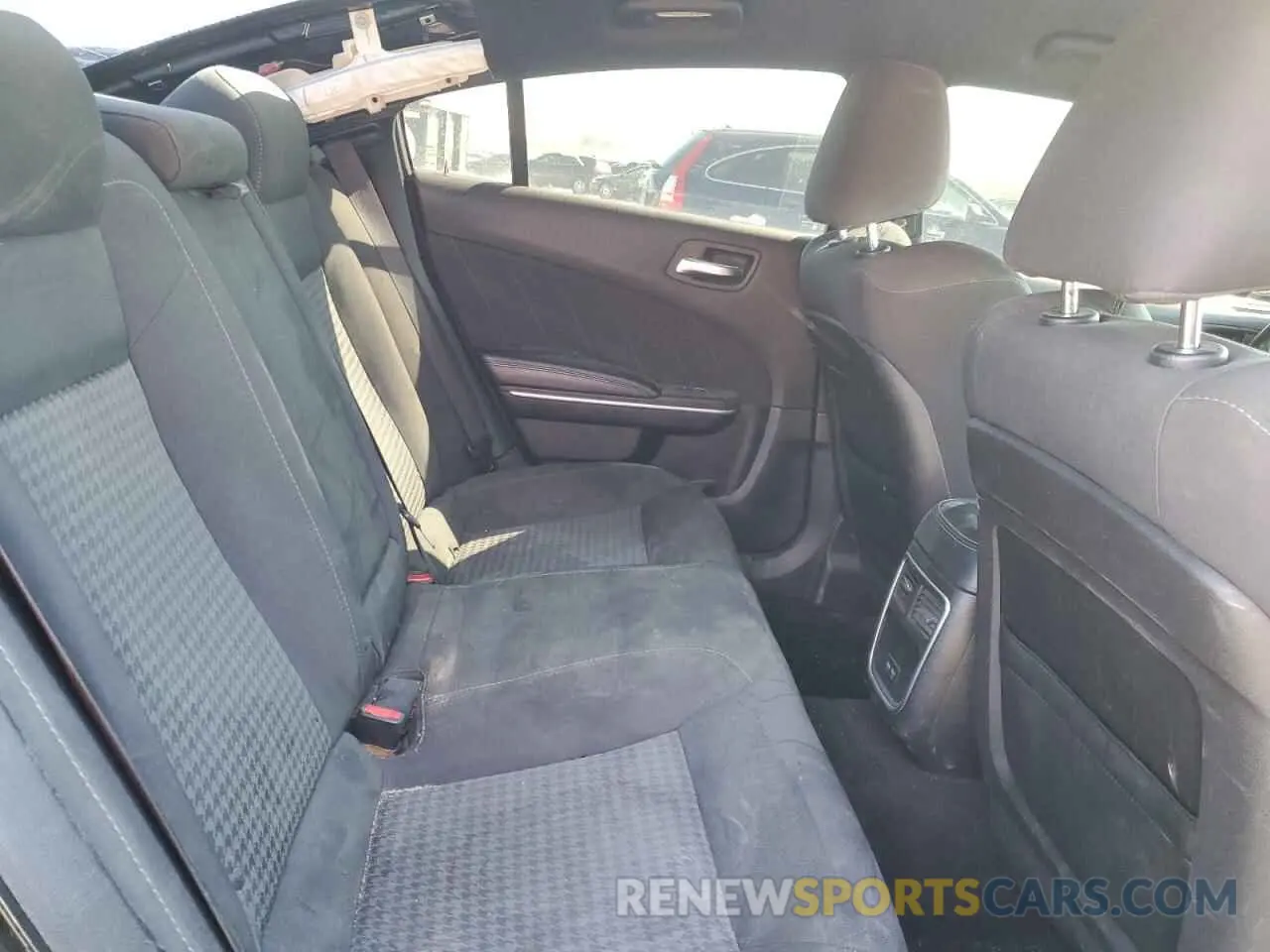 10 Photograph of a damaged car 2C3CDXHG1KH567672 DODGE CHARGER 2019