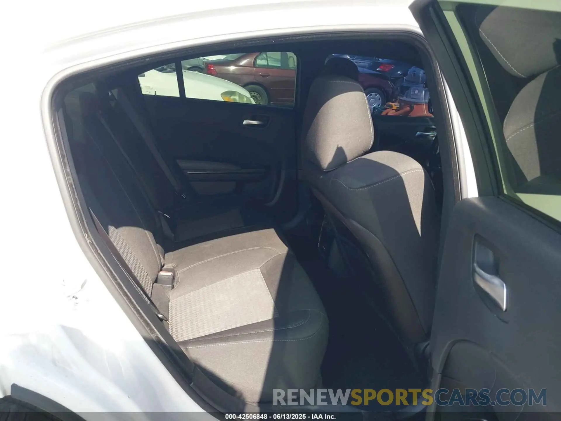 8 Photograph of a damaged car 2C3CDXHG3KH676313 DODGE CHARGER 2019