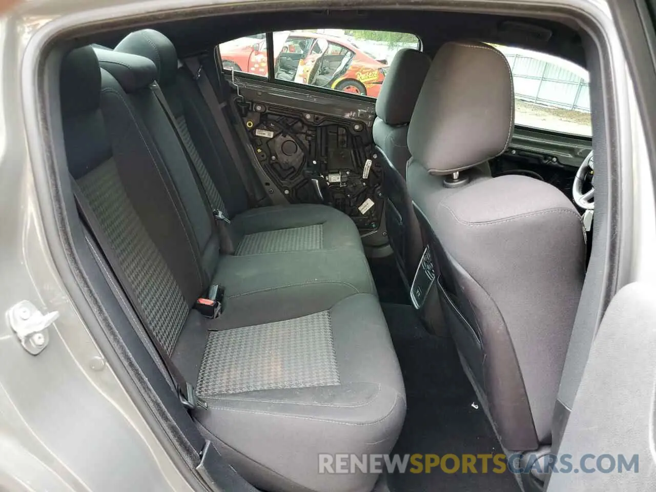 10 Photograph of a damaged car 2C3CDXHG3KH691930 DODGE CHARGER 2019
