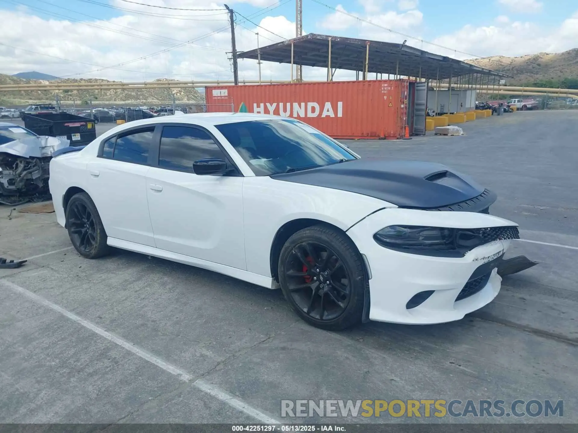 1 Photograph of a damaged car 2C3CDXHG4KH747003 DODGE CHARGER 2019