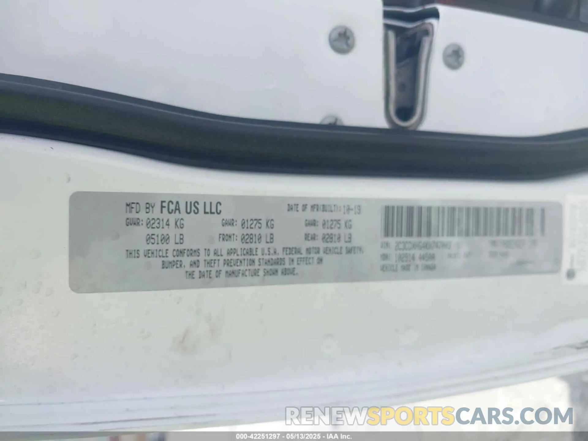 9 Photograph of a damaged car 2C3CDXHG4KH747003 DODGE CHARGER 2019
