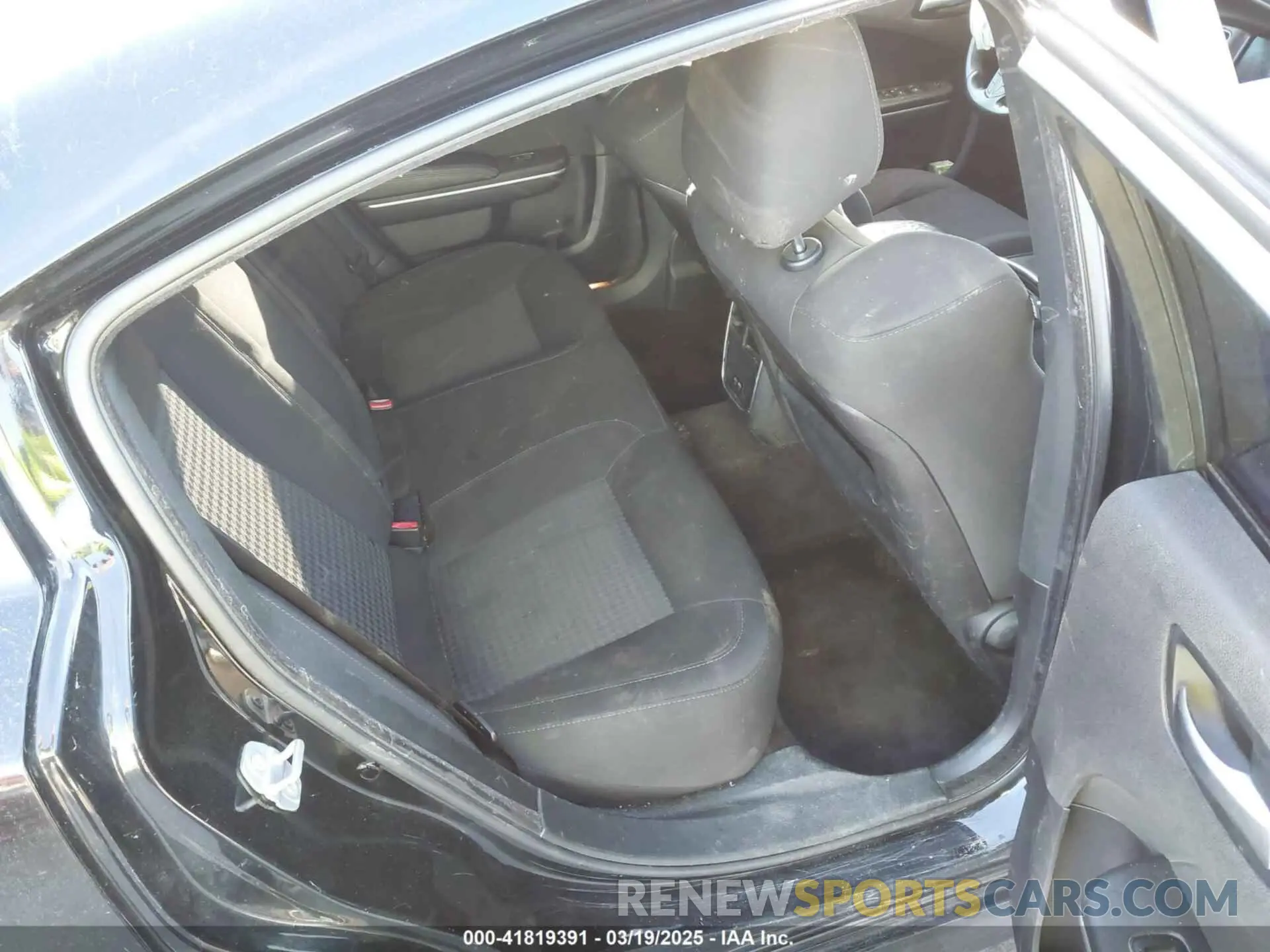 8 Photograph of a damaged car 2C3CDXHG5KH526834 DODGE CHARGER 2019
