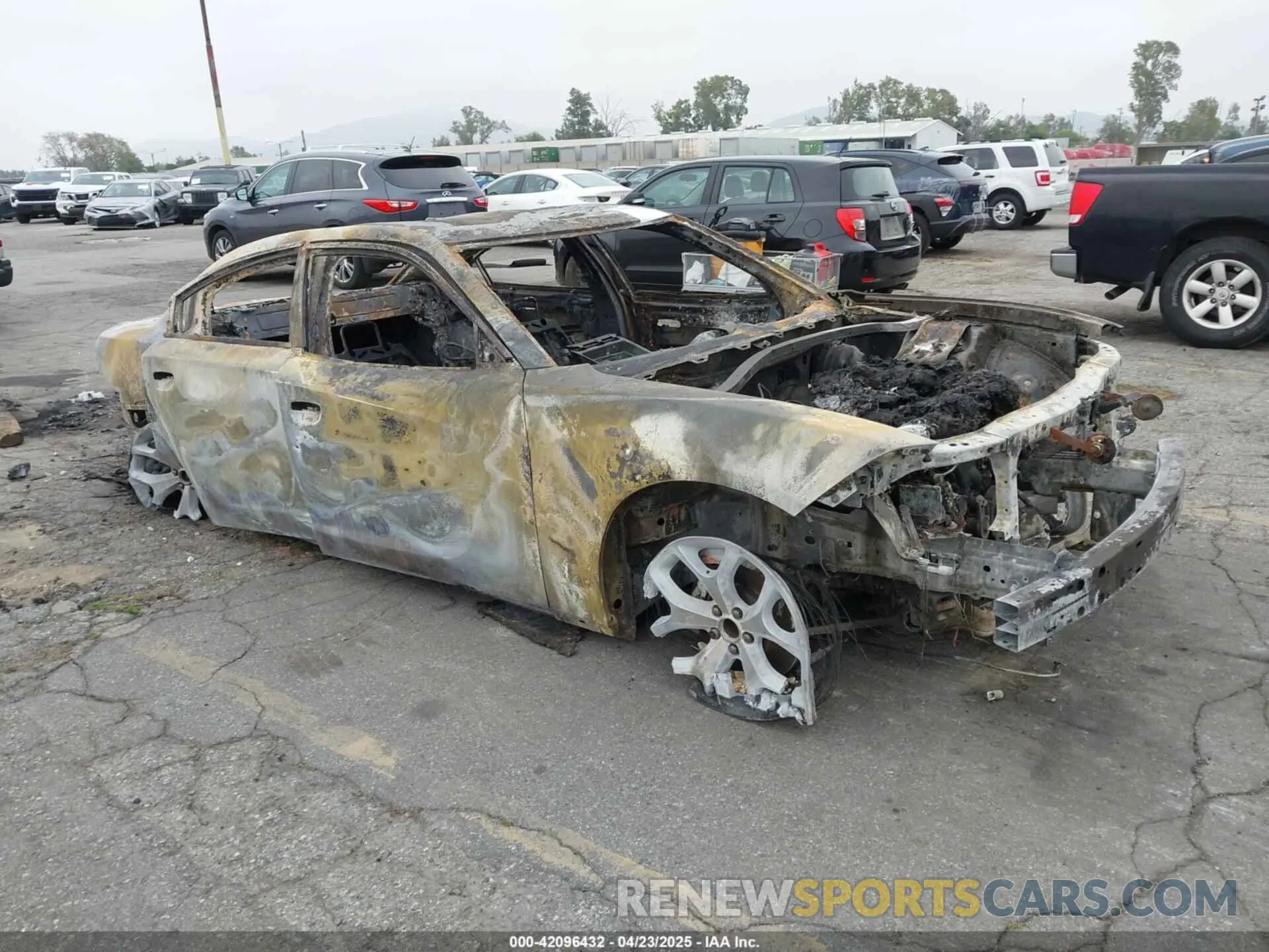 1 Photograph of a damaged car 2C3CDXHG6KH673647 DODGE CHARGER 2019