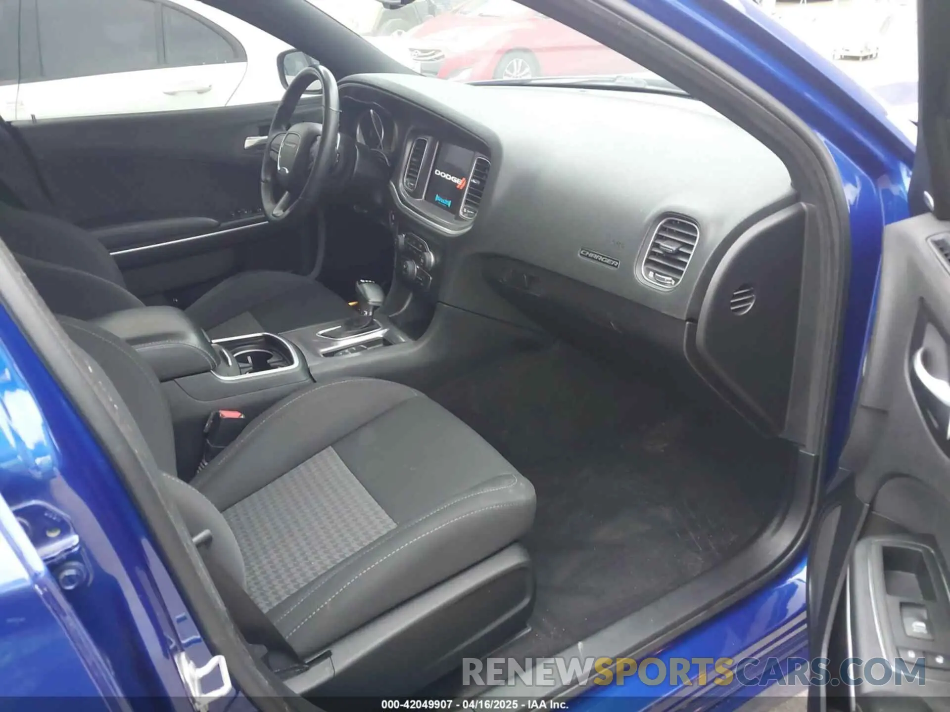 5 Photograph of a damaged car 2C3CDXHG8KH558676 DODGE CHARGER 2019