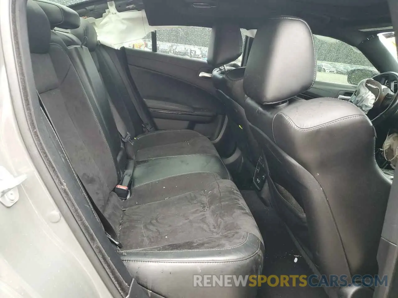 10 Photograph of a damaged car 2C3CDXHGXKH607800 DODGE CHARGER 2019