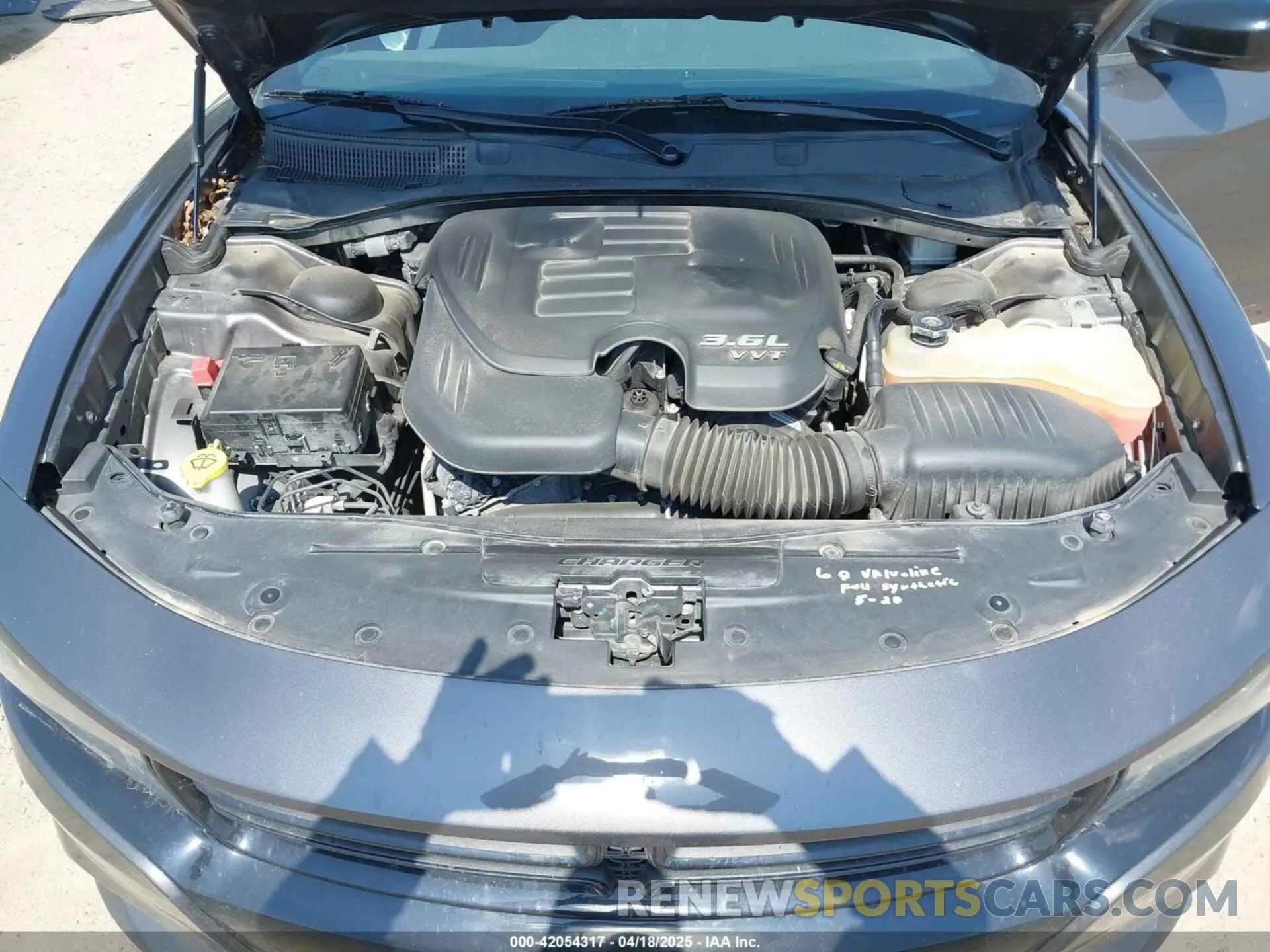 10 Photograph of a damaged car 2C3CDXJG0KH550517 DODGE CHARGER 2019