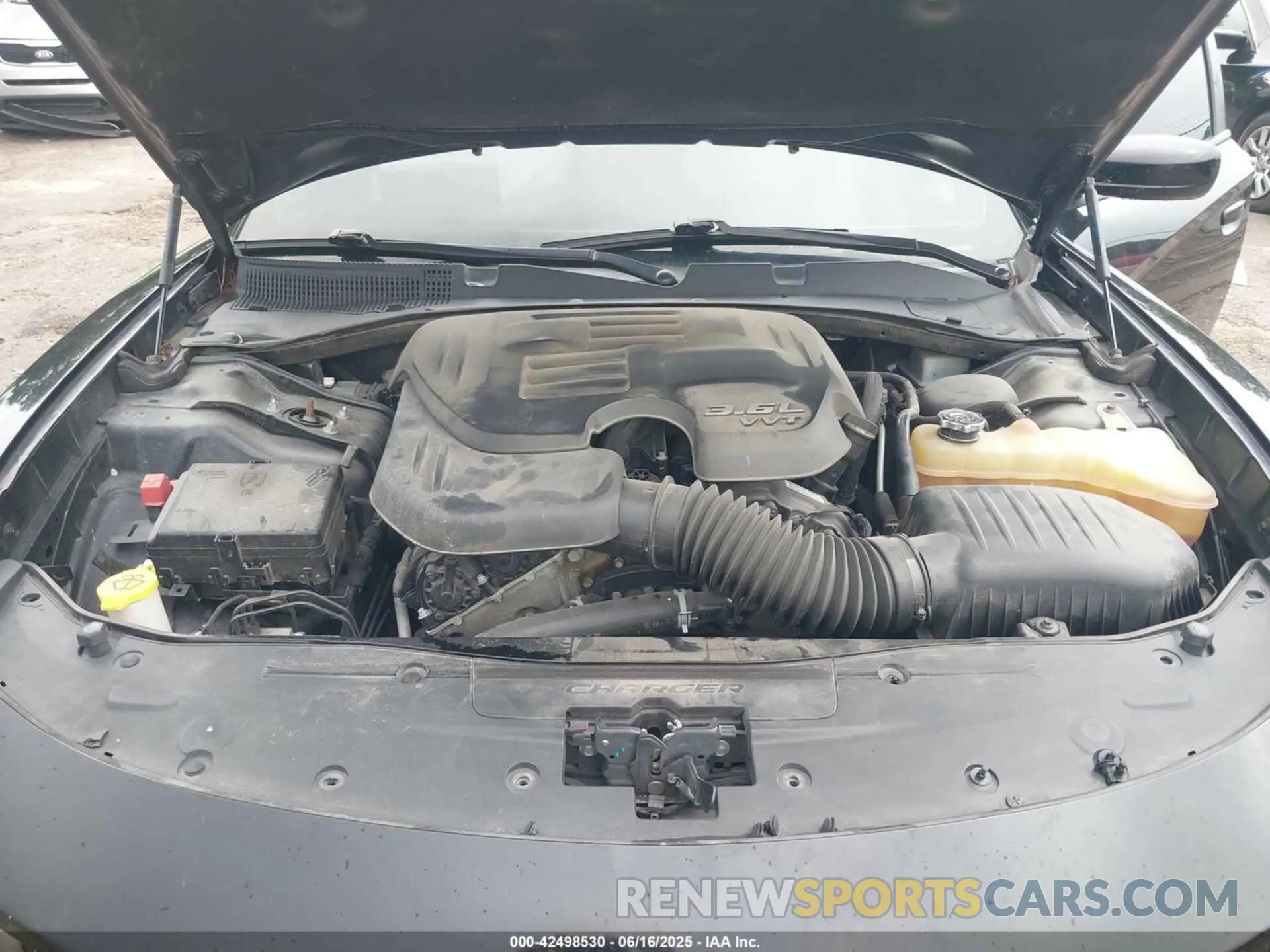10 Photograph of a damaged car 2C3CDXJG0KH757957 DODGE CHARGER 2019