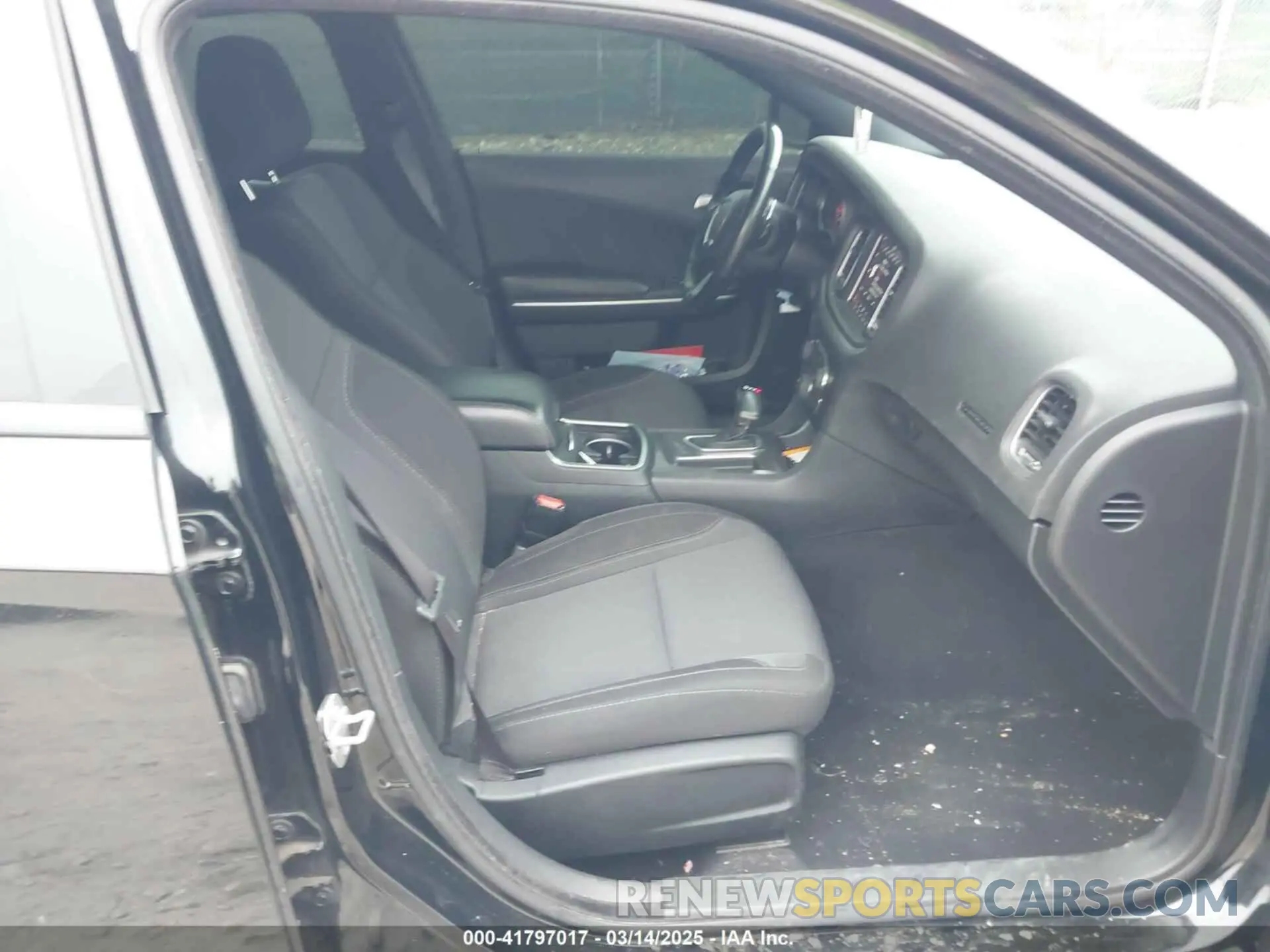 5 Photograph of a damaged car 2C3CDXJG7KH757728 DODGE CHARGER 2019