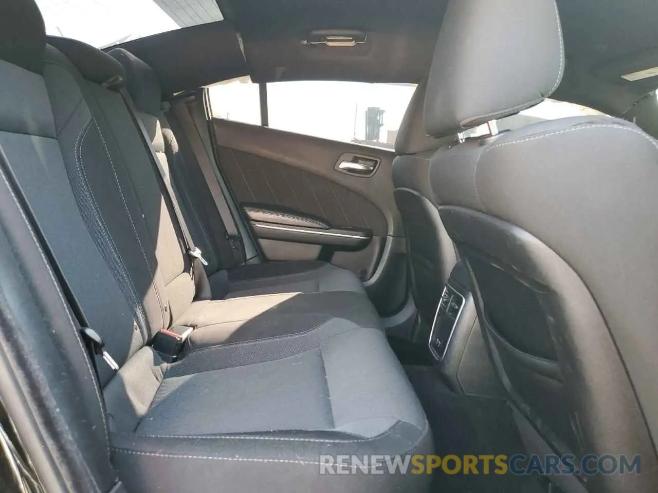10 Photograph of a damaged car 2C3CDXJG8KH757818 DODGE CHARGER 2019
