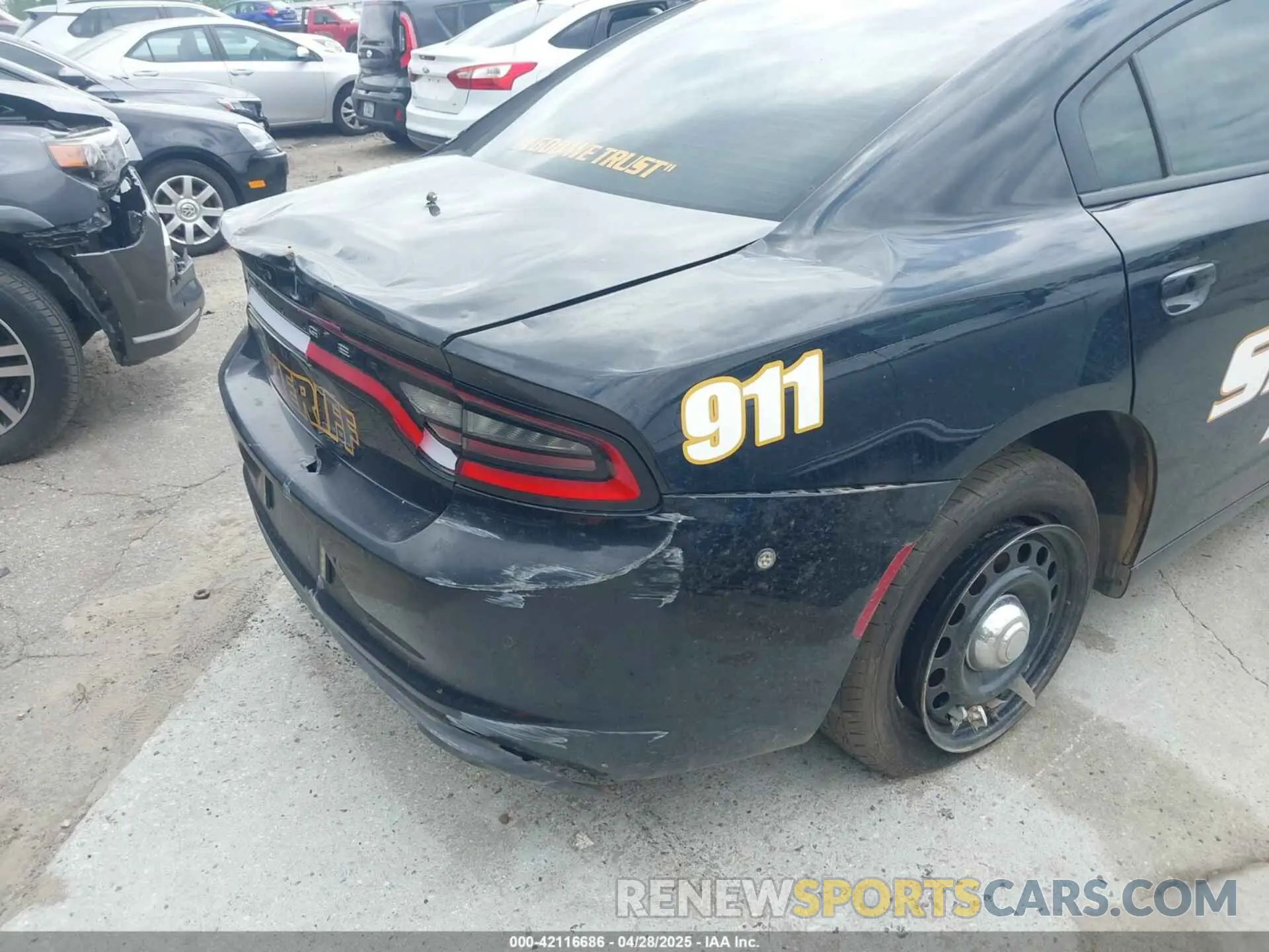 18 Фотография поврежденного автомобиля 2C3CDXKT5KH743080 DODGE CHARGER 2019
