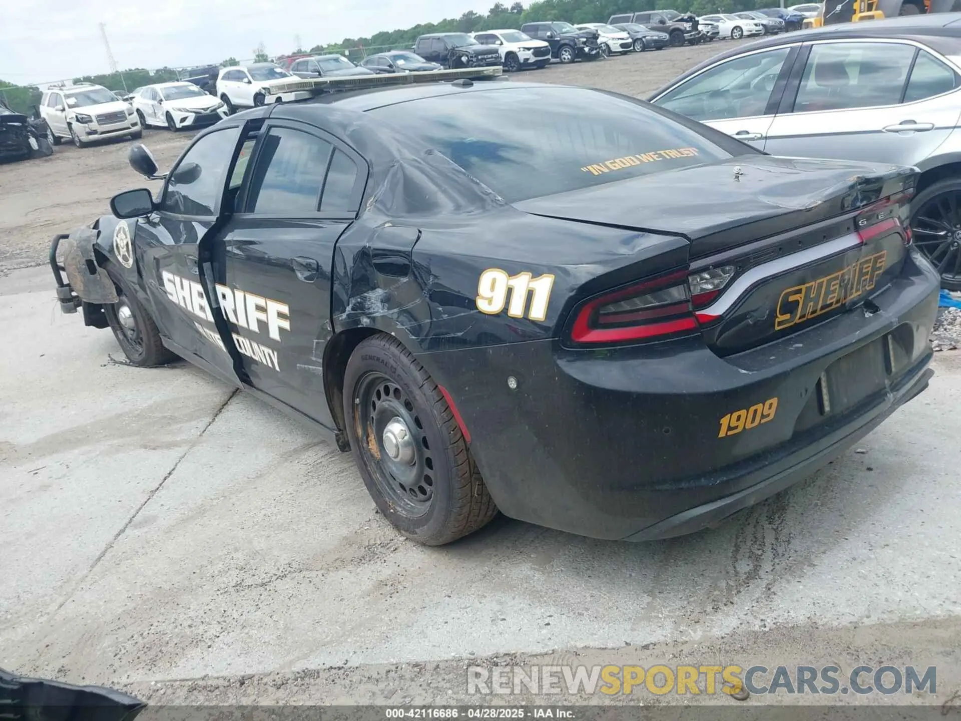3 Фотография поврежденного автомобиля 2C3CDXKT5KH743080 DODGE CHARGER 2019