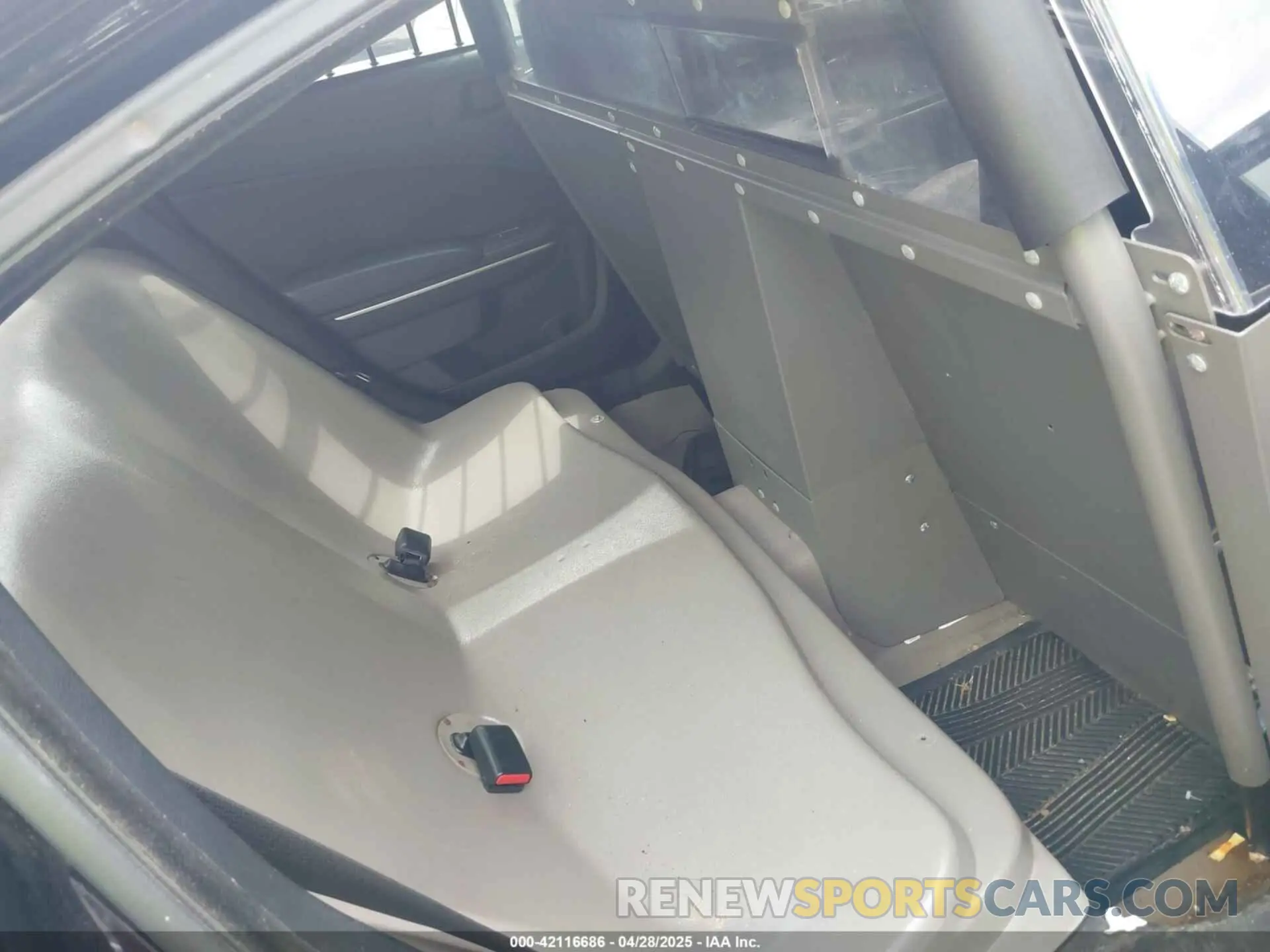 8 Фотография поврежденного автомобиля 2C3CDXKT5KH743080 DODGE CHARGER 2019