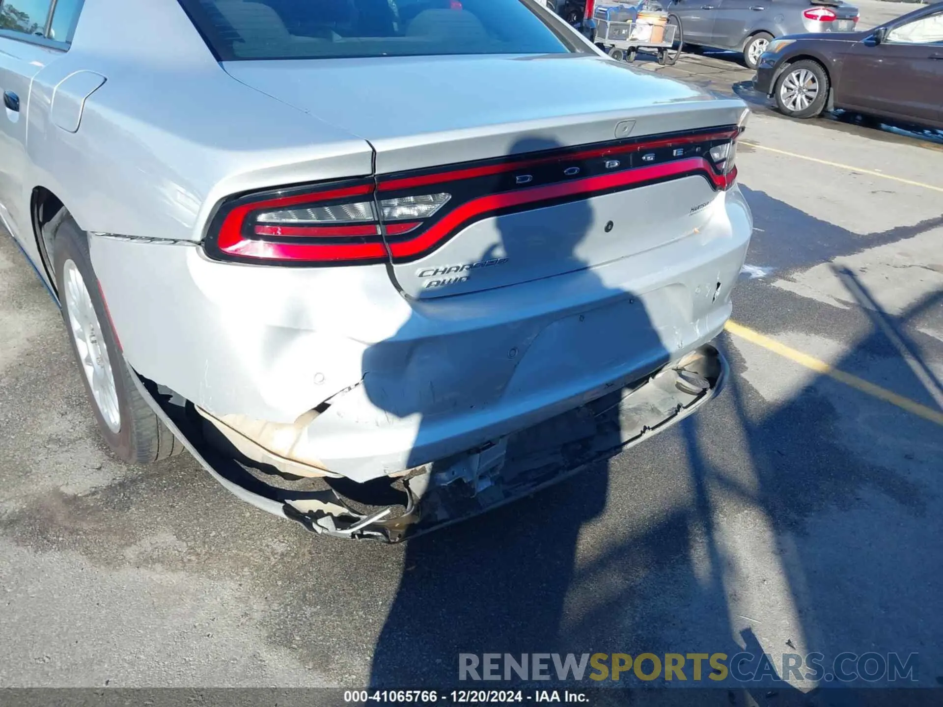 18 Photograph of a damaged car 2C3CDXKT8KH592686 DODGE CHARGER 2019