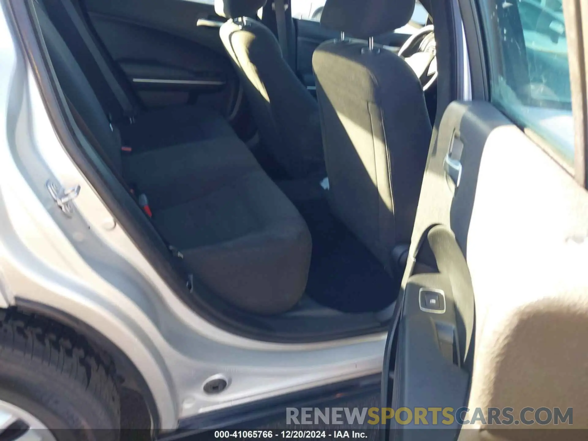 8 Photograph of a damaged car 2C3CDXKT8KH592686 DODGE CHARGER 2019